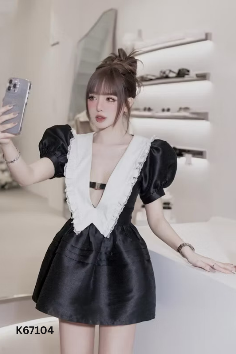 Váy đen cổ bèo trắng gắn tag đá