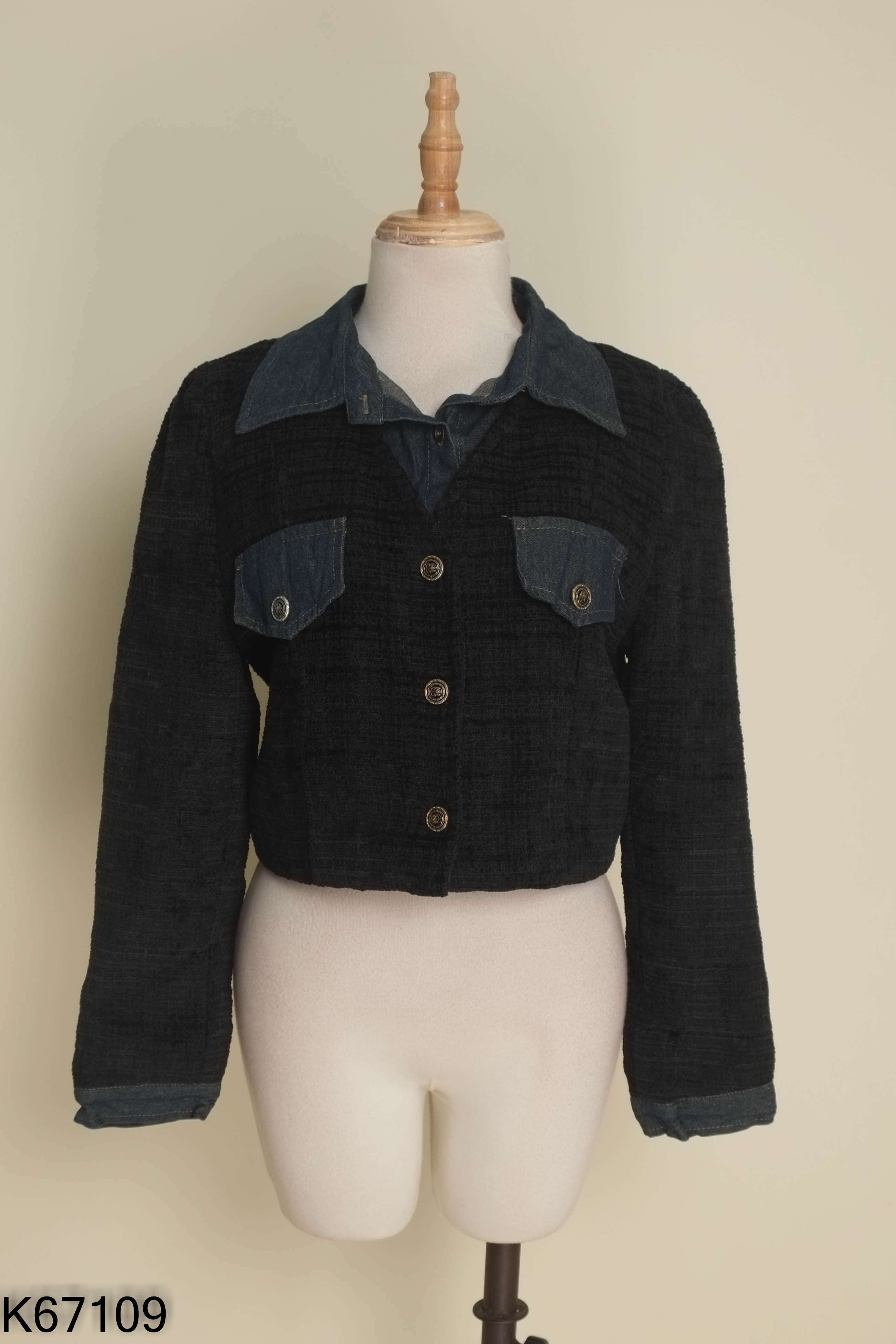 Áo khóa dạ đen phối jean