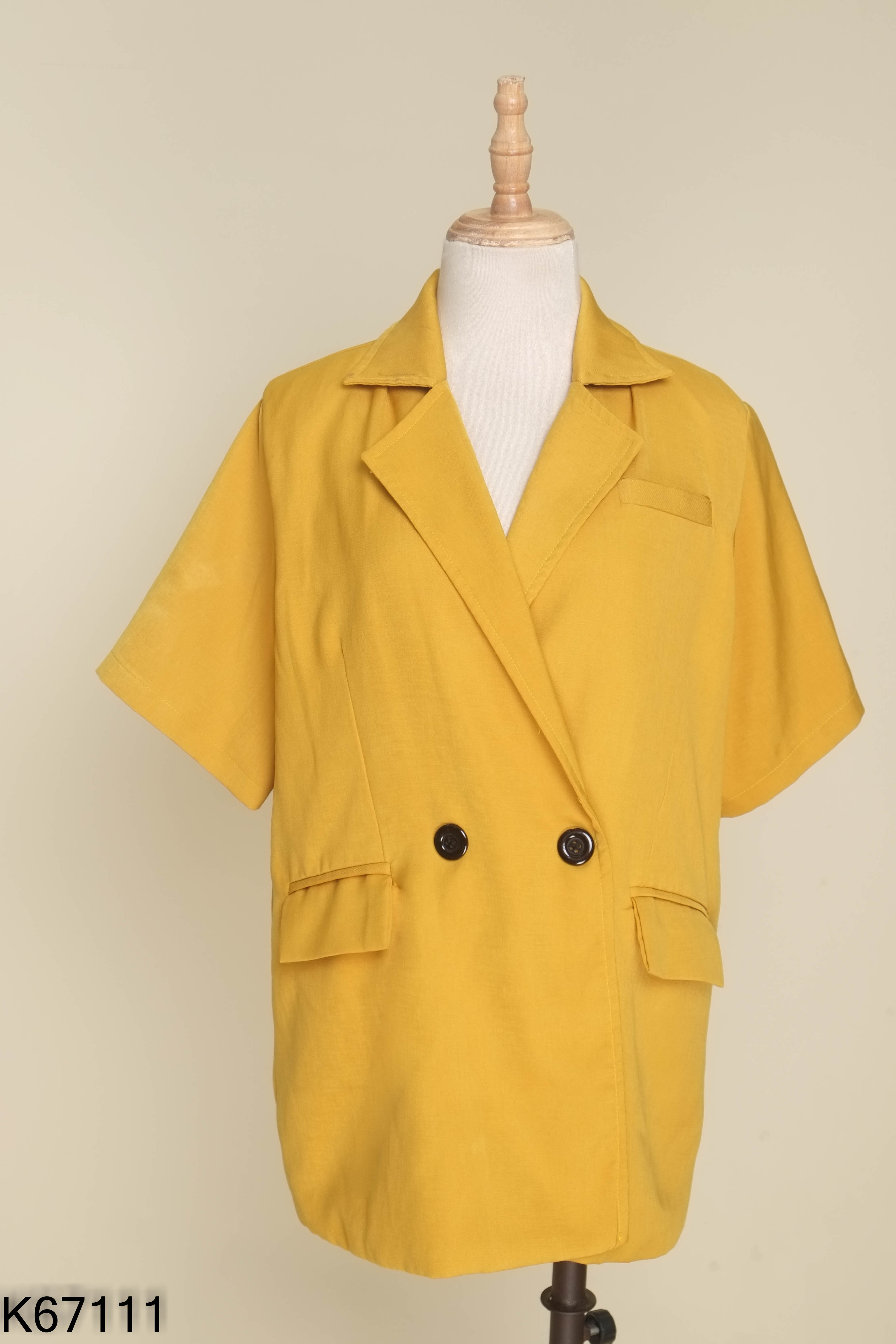 Áo blazer vàng ngắn tay