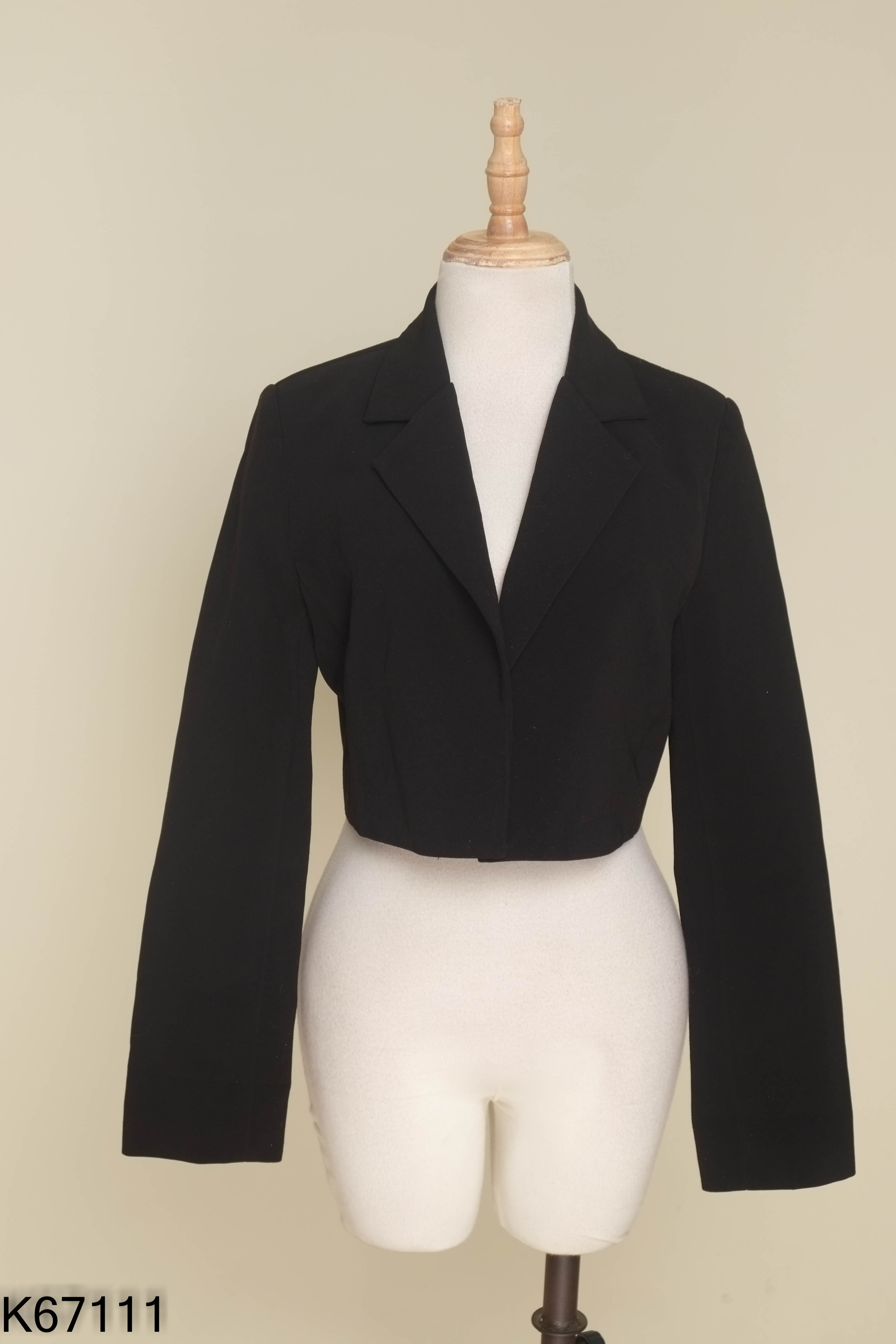 Áo đen trơn cổ vest