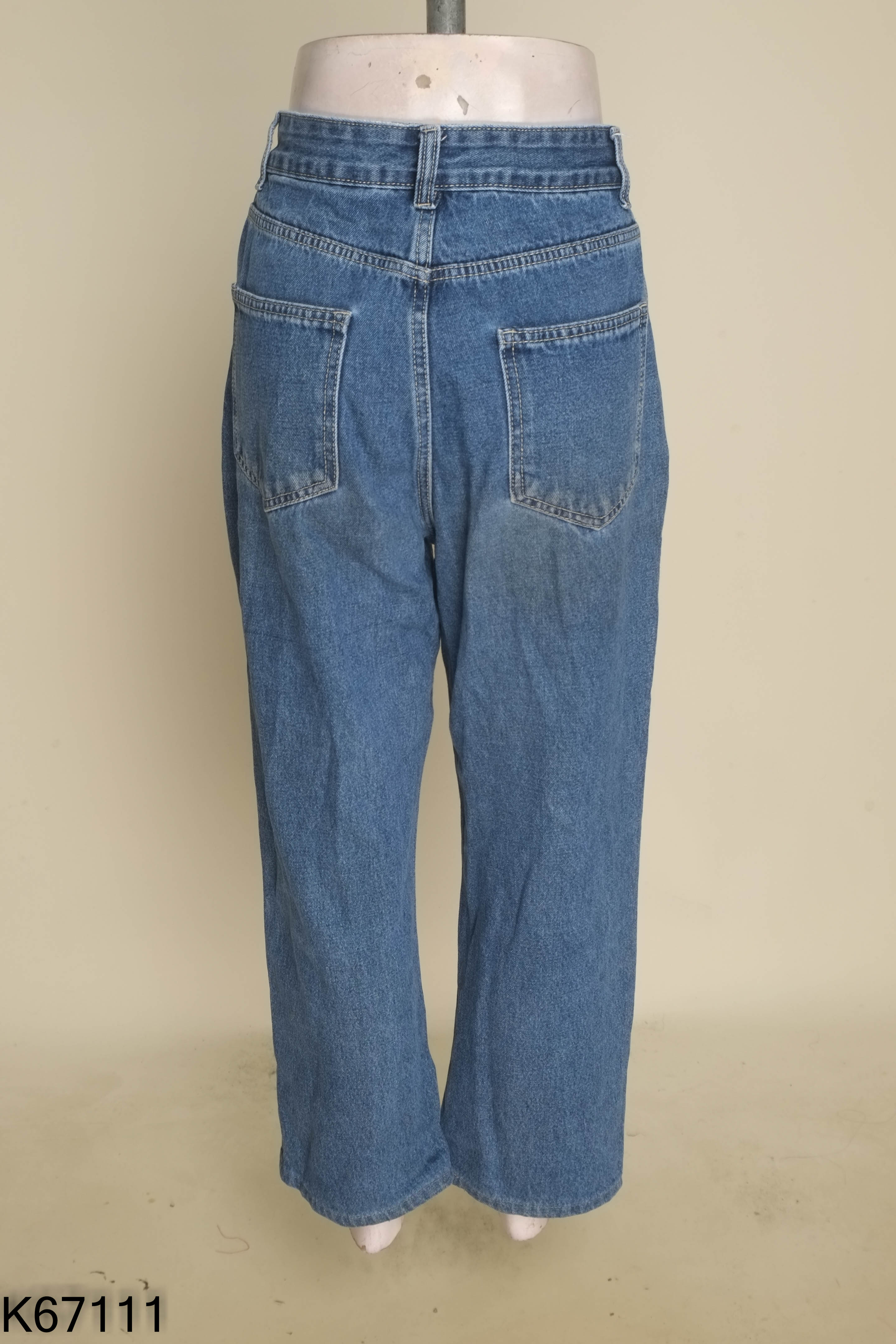 Quần jeans xanh gân giữa