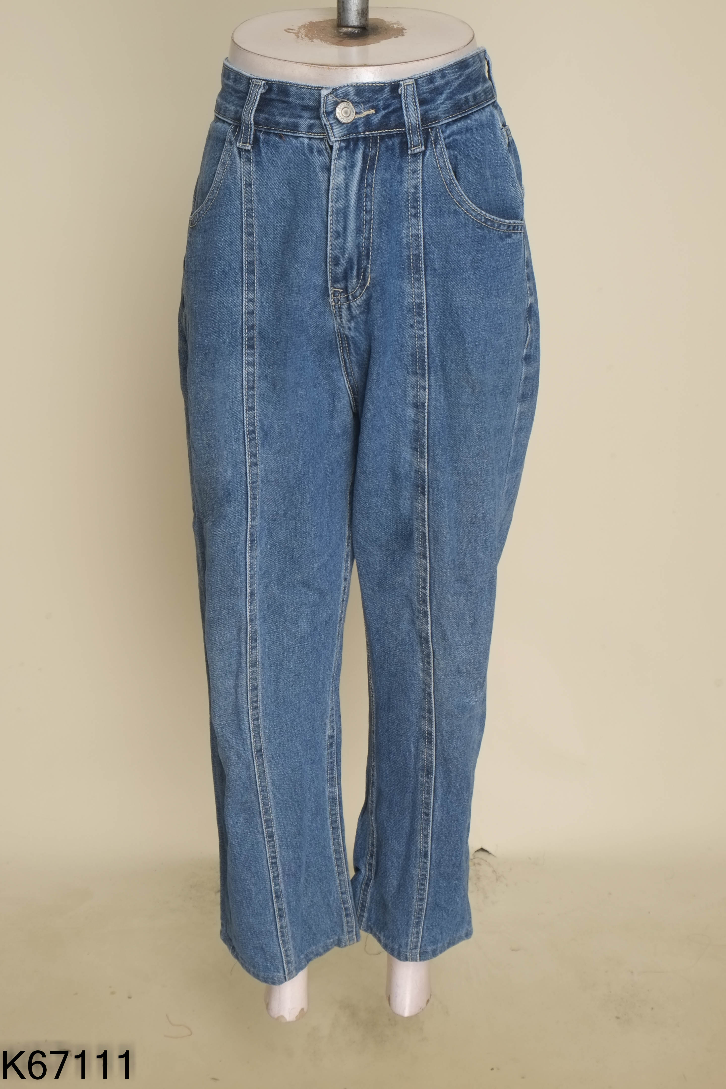 Quần jeans xanh gân giữa