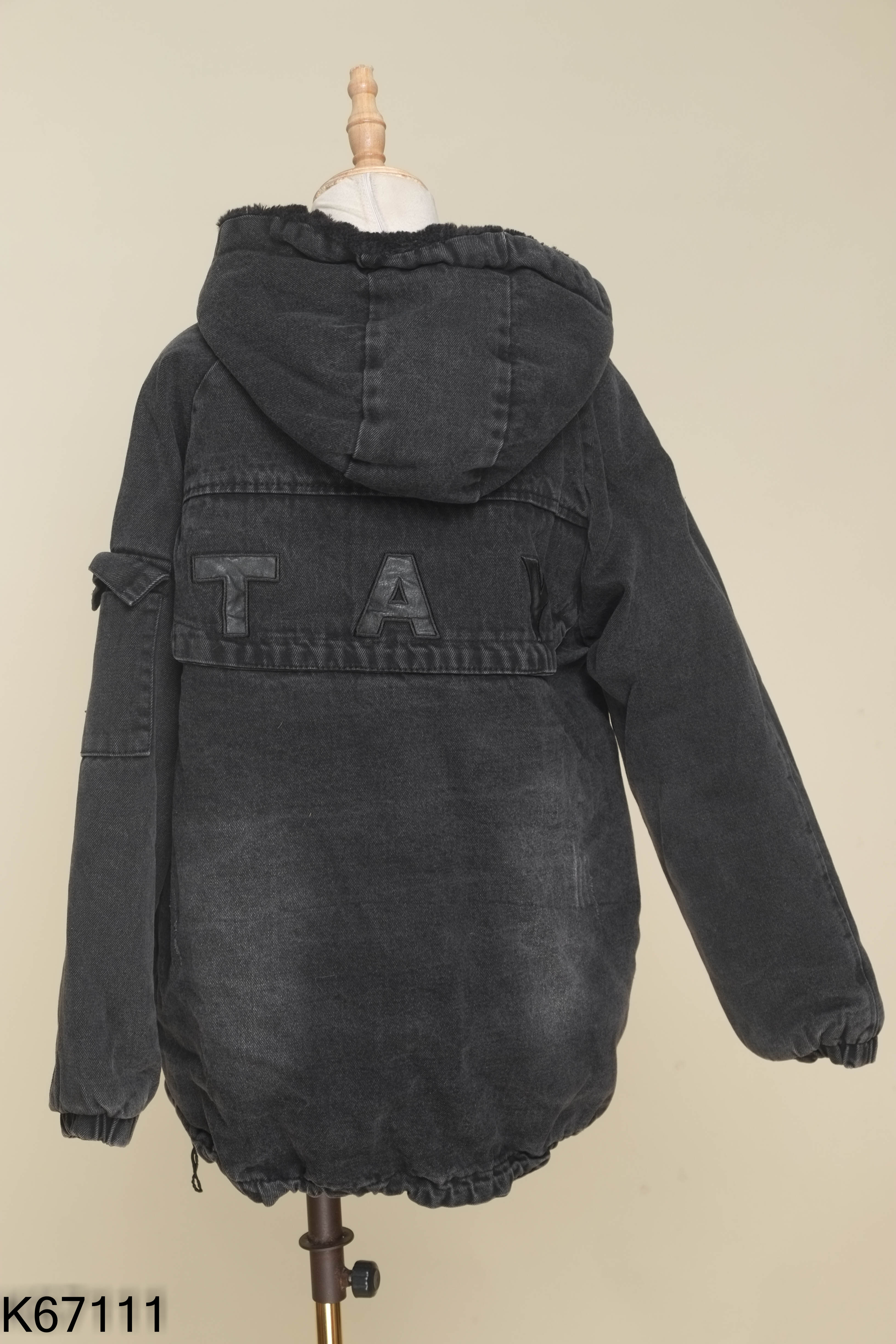 Áo khoác jeans đen phối mũ lót bông