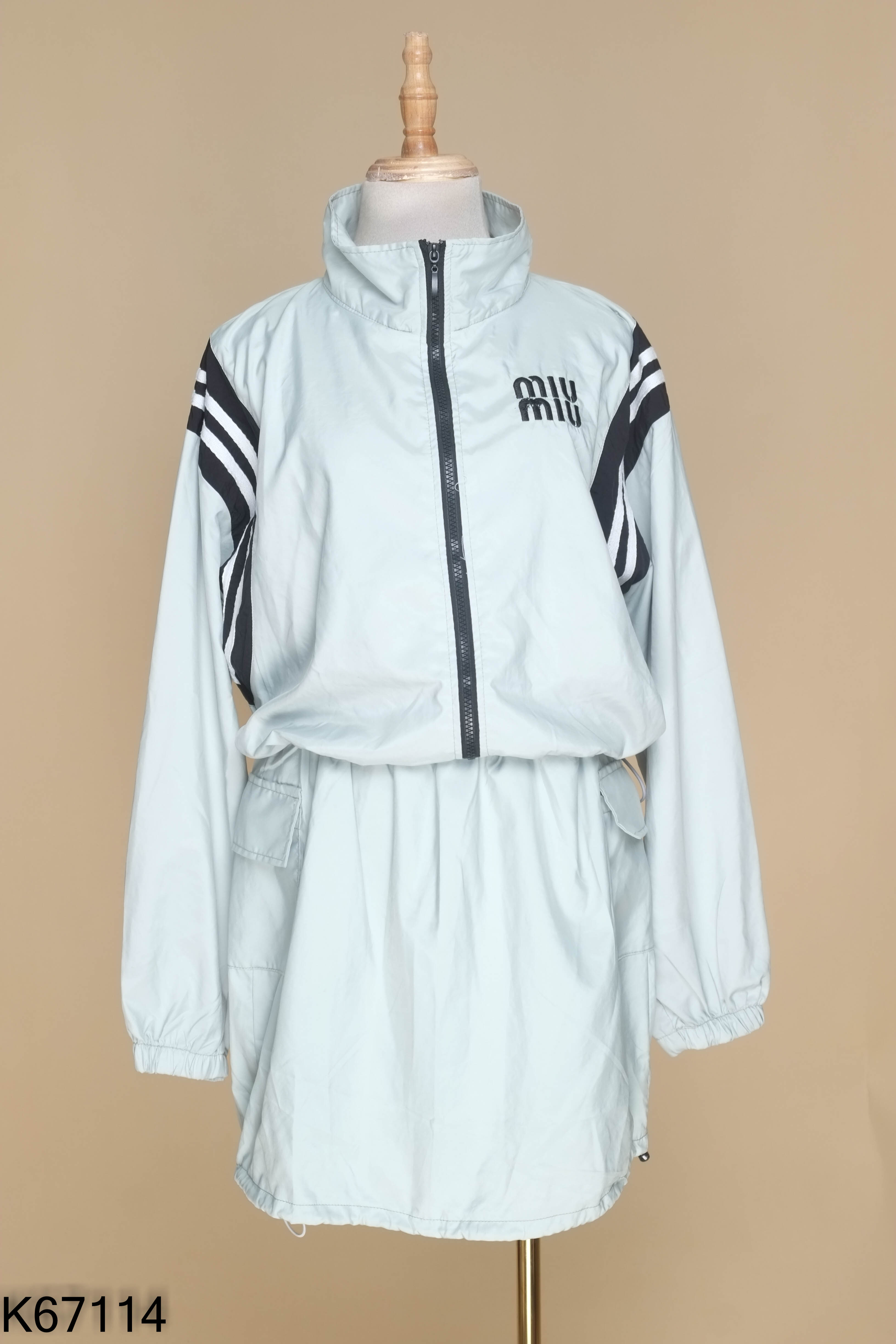 Set gió xanh áo khoác + chân váy