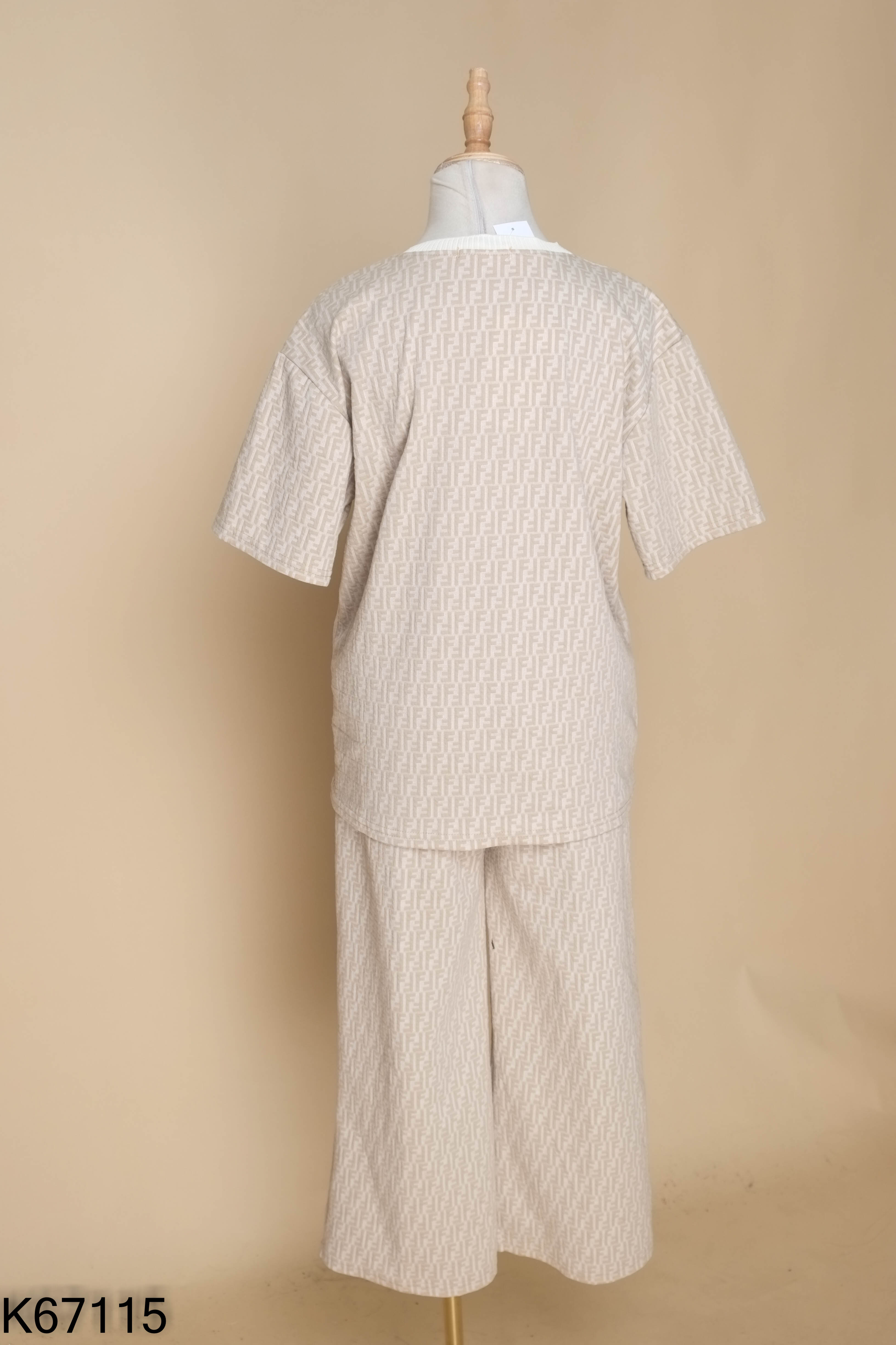 NEWTAG Set nâu họa tiết áo + quần