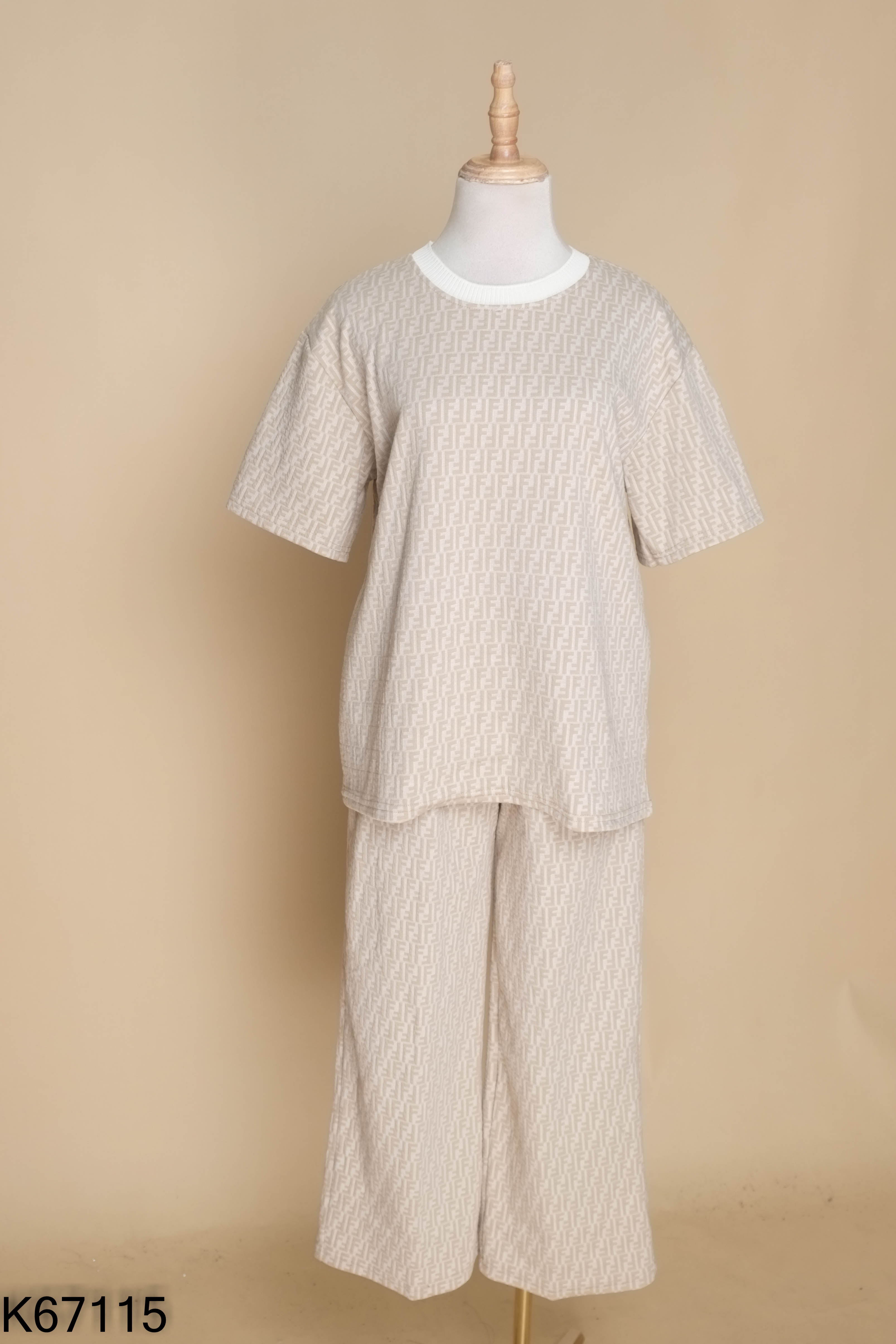 NEWTAG Set nâu họa tiết áo + quần