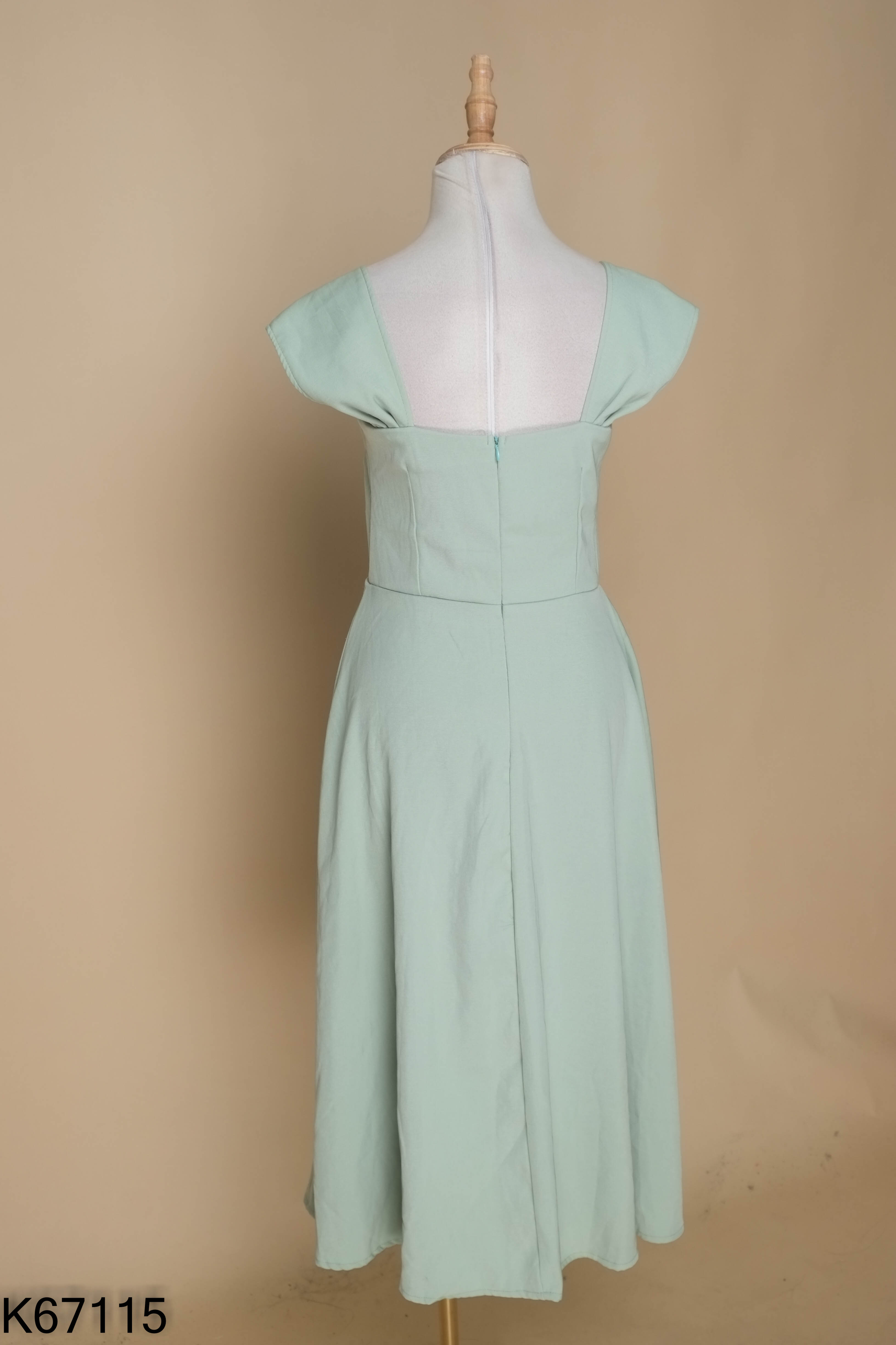 Váy DHP xanh cổ vuông