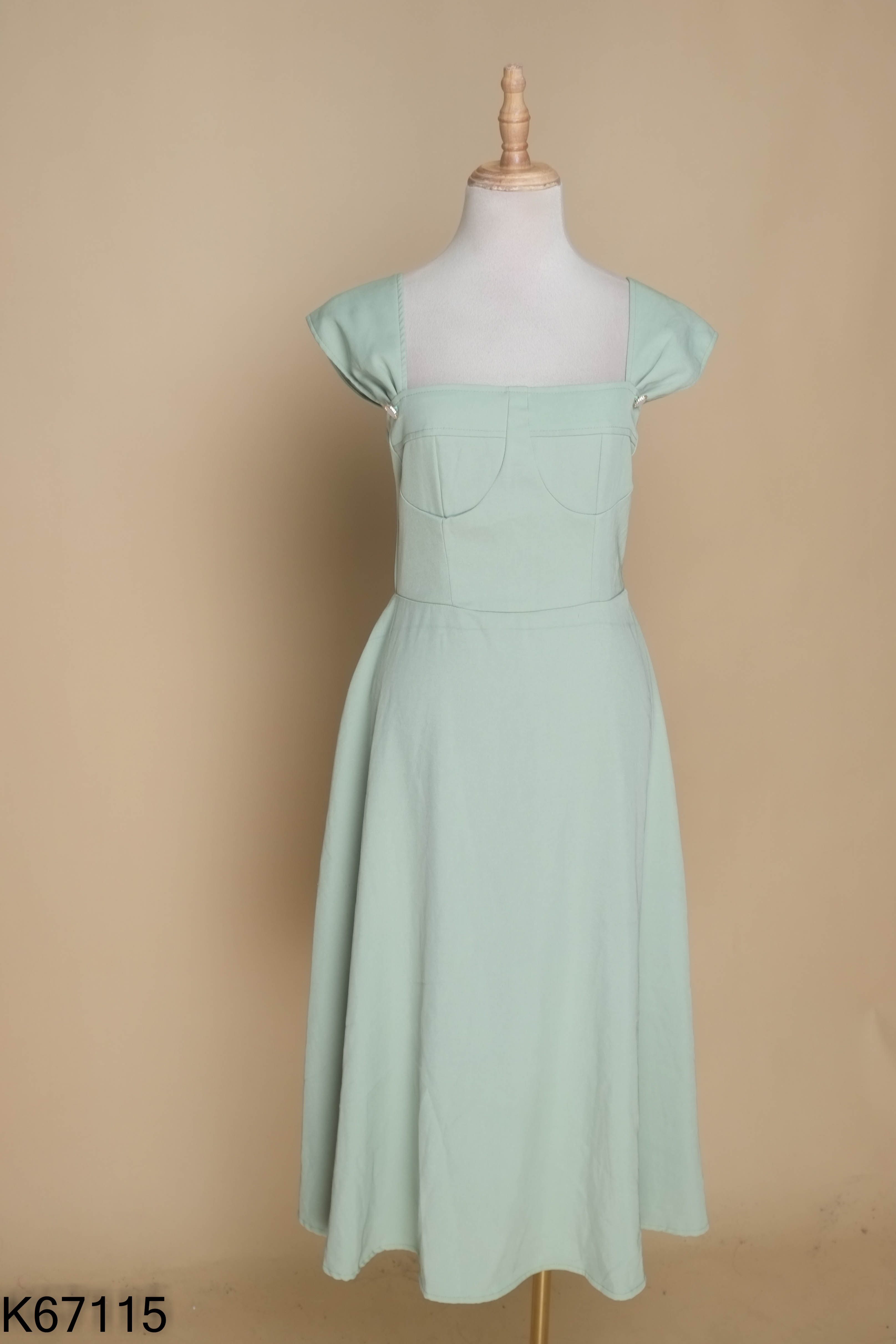 Váy DHP xanh cổ vuông