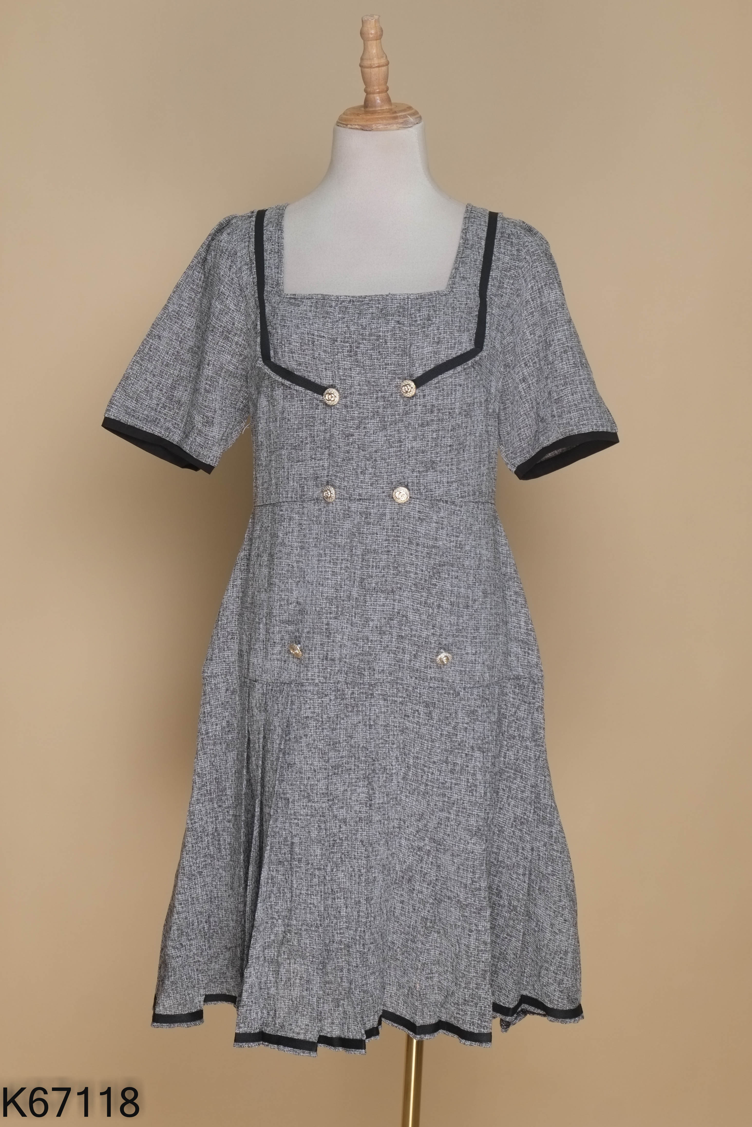 Váy dạ tweed đen mix trắng xếp ly