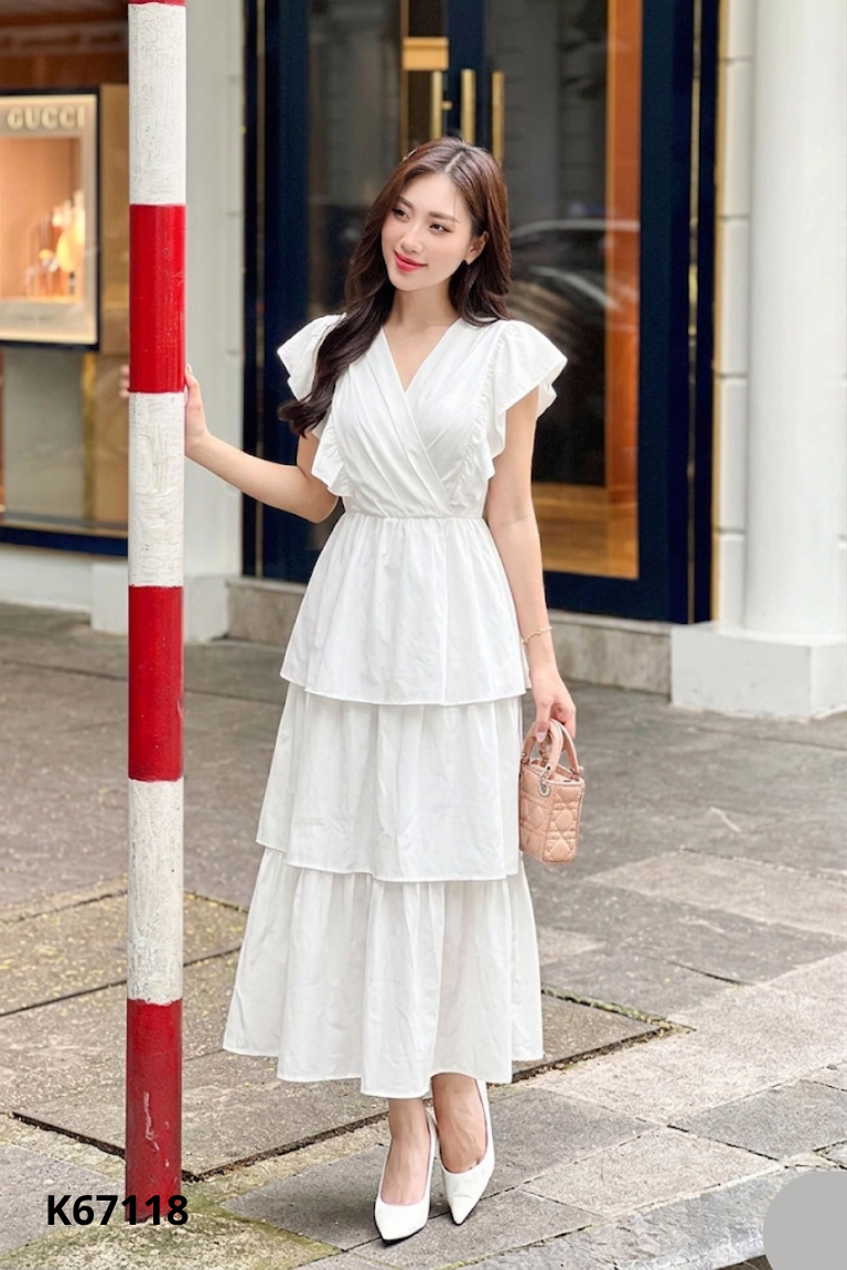 Váy trắng cổ tim trơn phối tầng