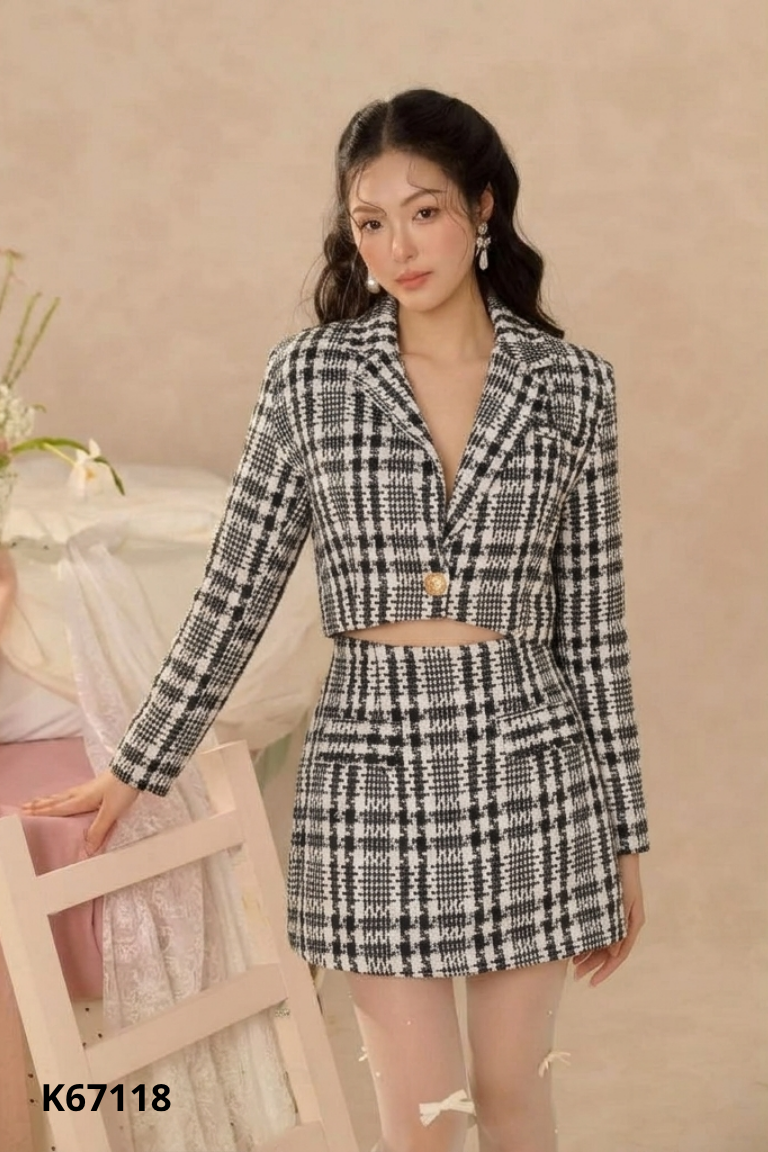NEWTAG Set Áo dạ len trắng đen COCOBEBE + Chân váy