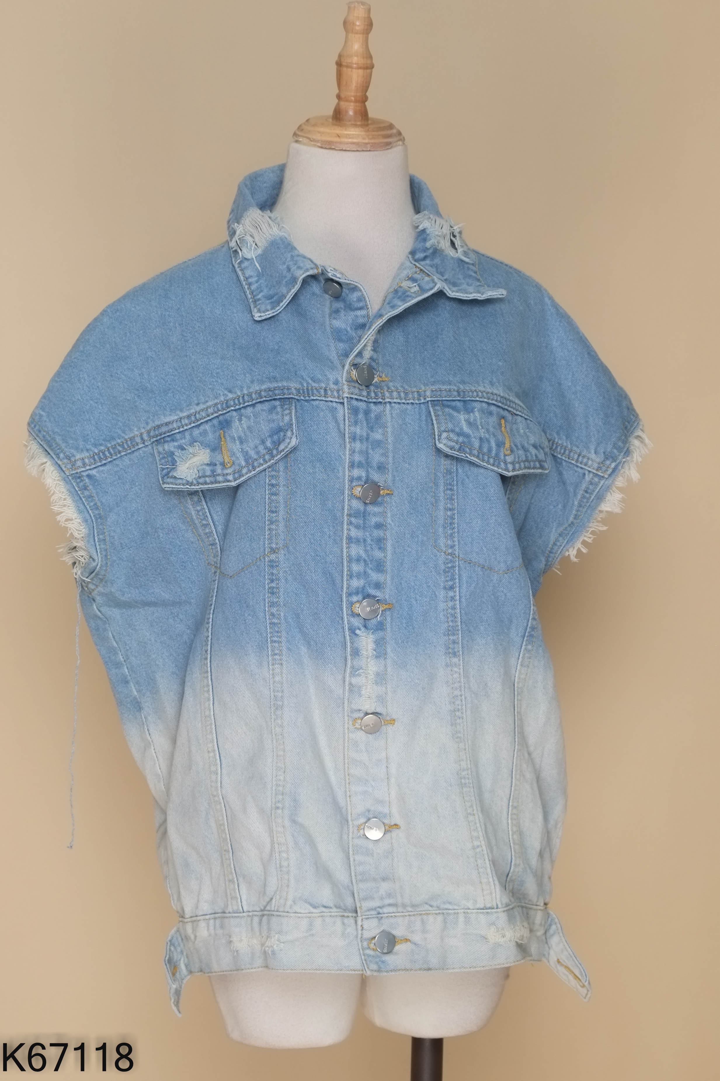 Áo khoác gile jeans xanh họa tiết mickey