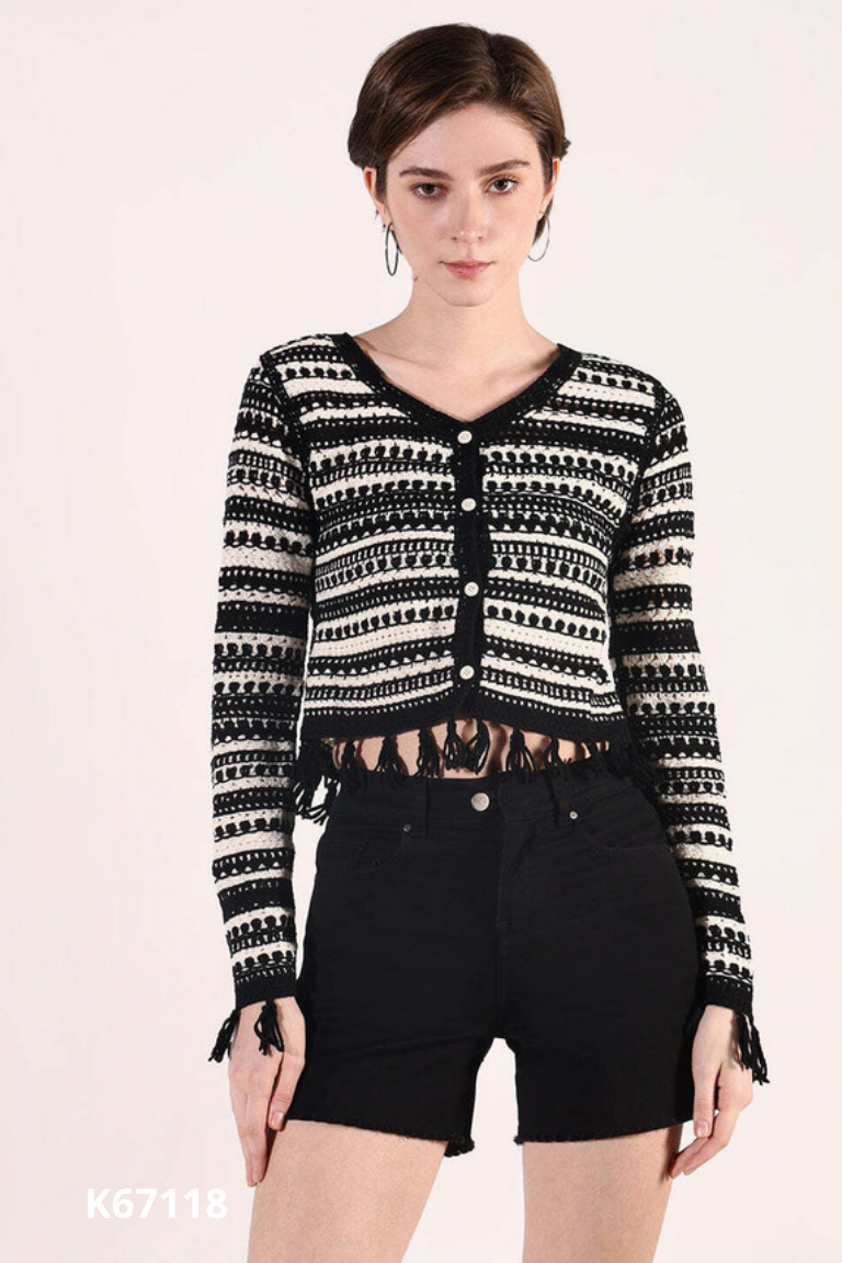Áo cardigan đan len đen mix trắng tua rua