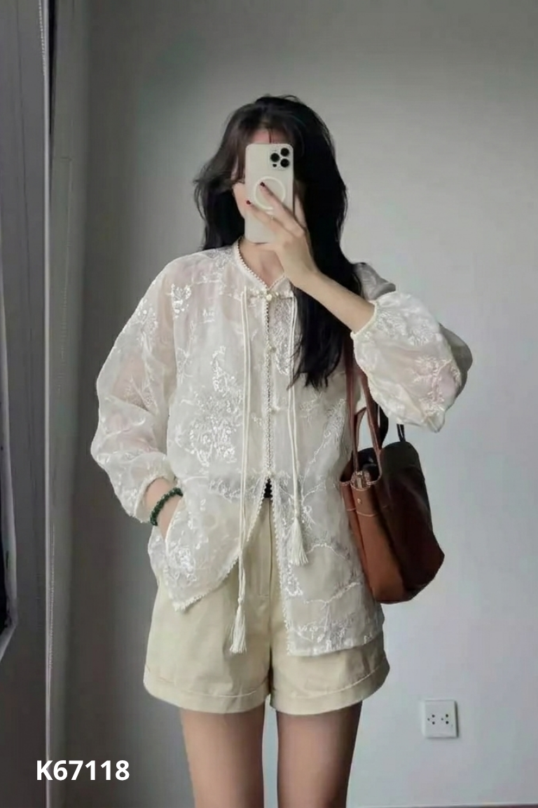Áo voan kem kim tuyến