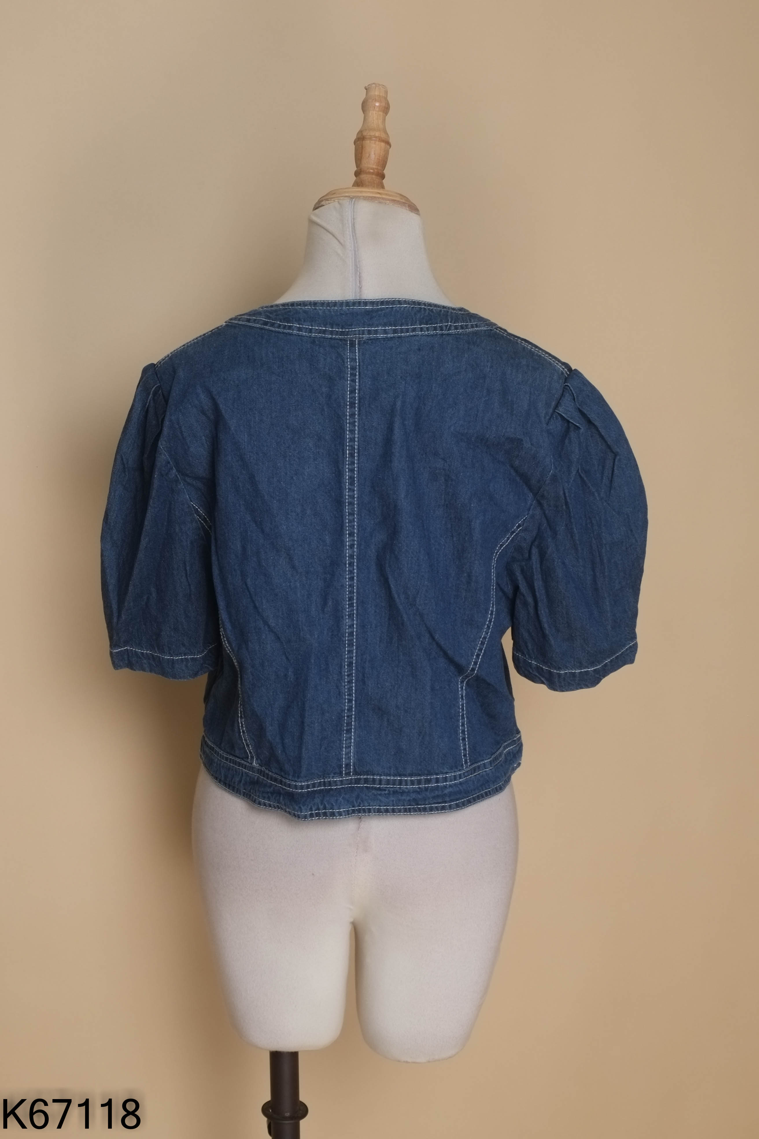 Áo sơ mi jeans xanh chỉ trắng