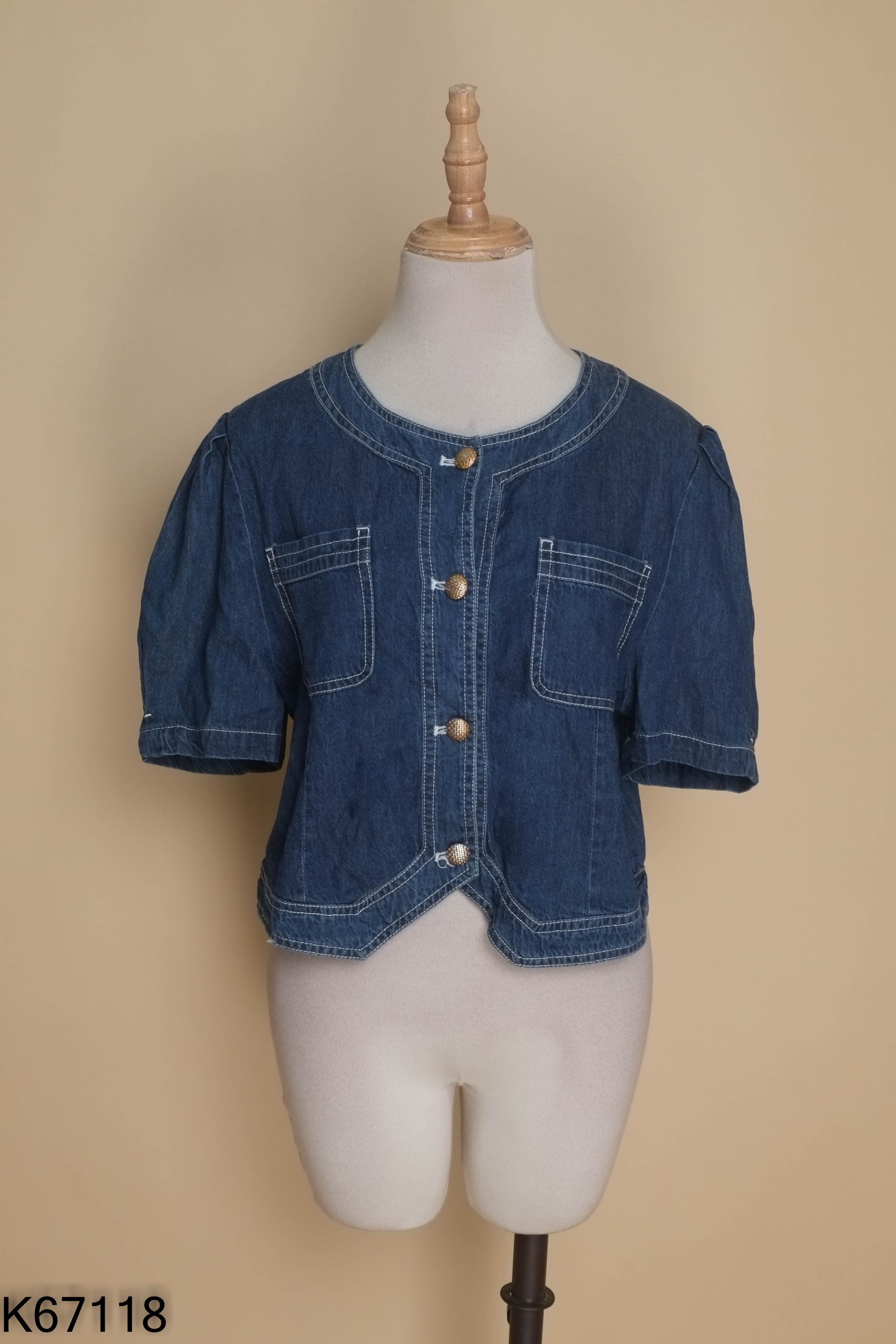 Áo sơ mi jeans xanh chỉ trắng