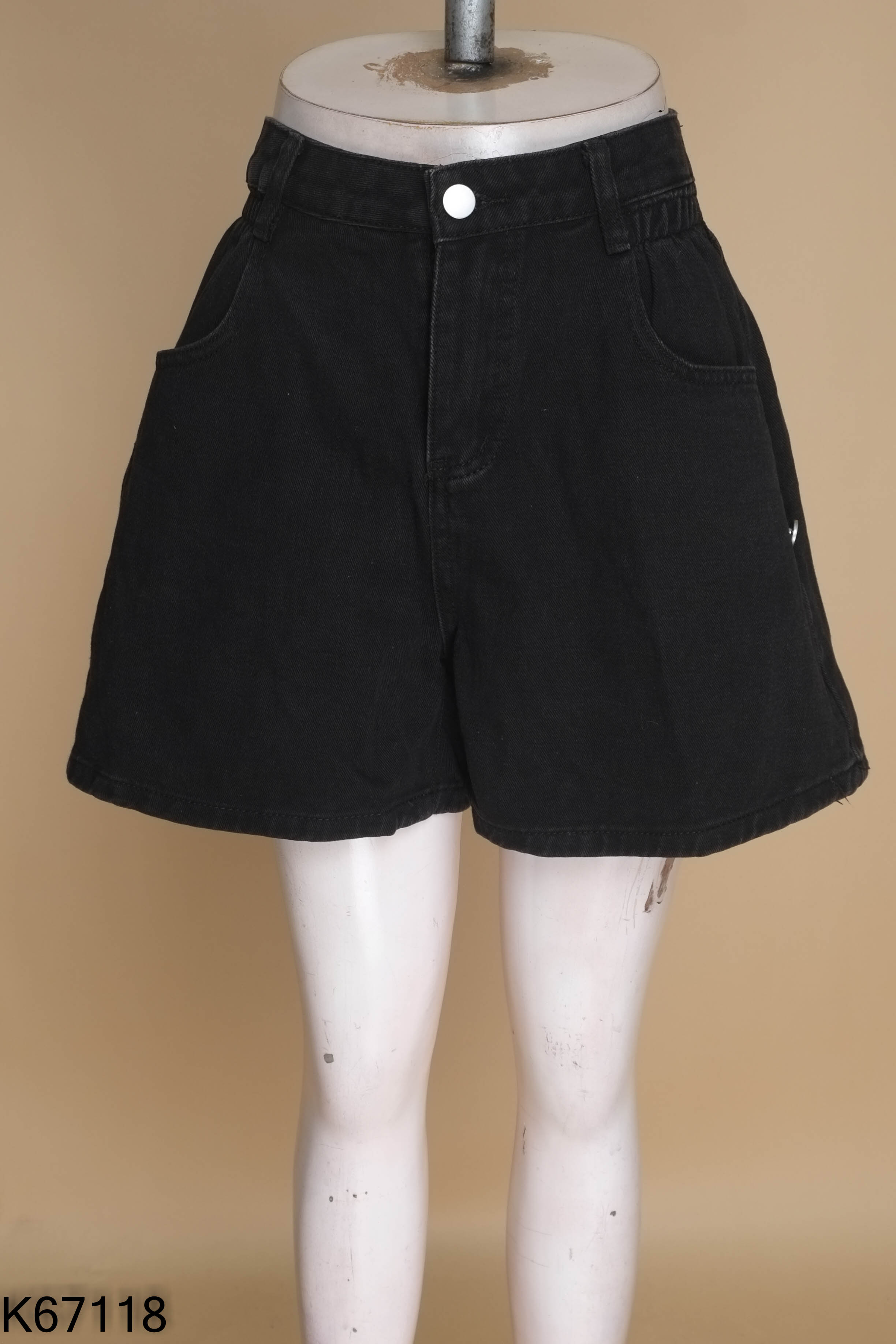 Quần jeans shorts đen