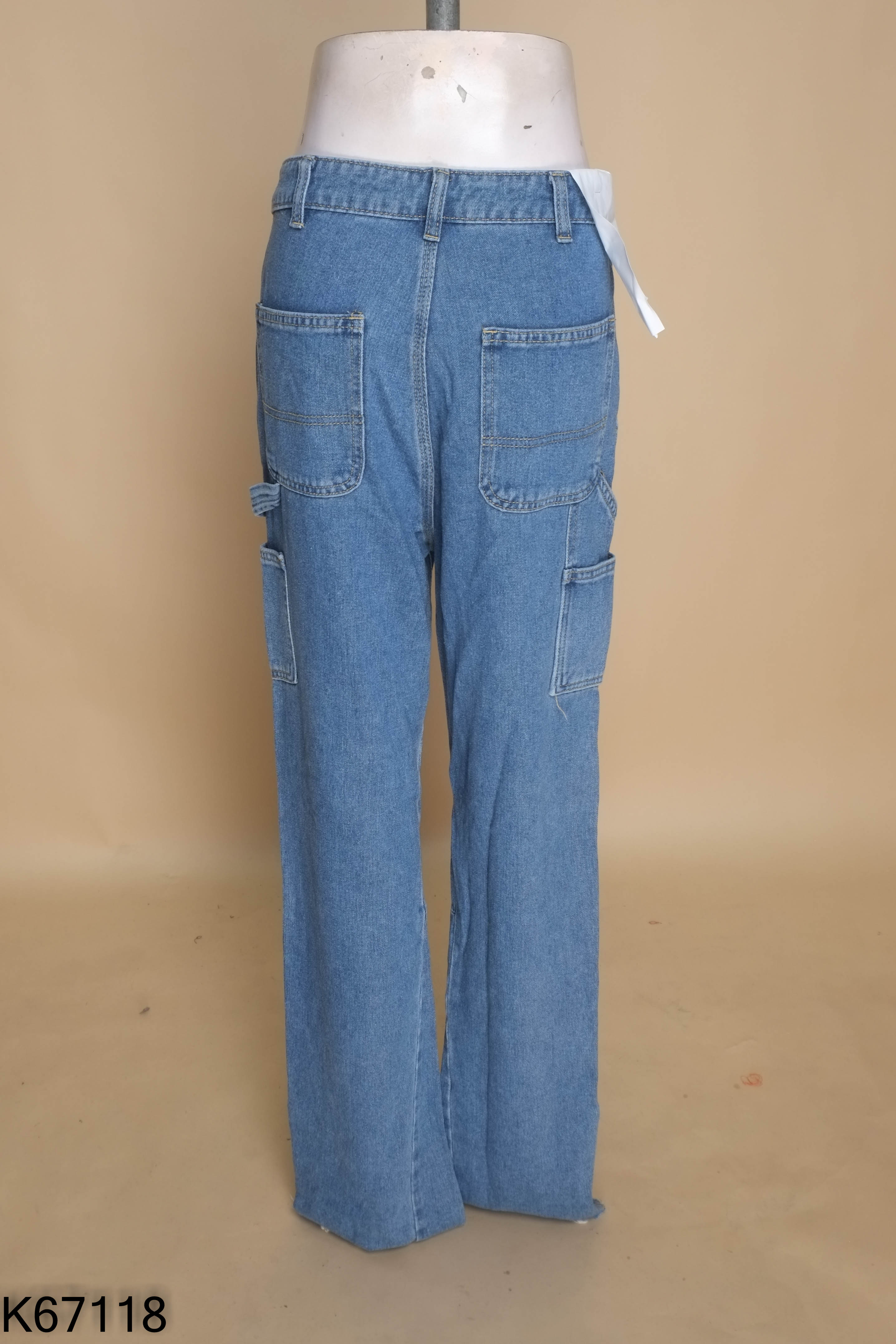 Quần jeans xanh ống đứng