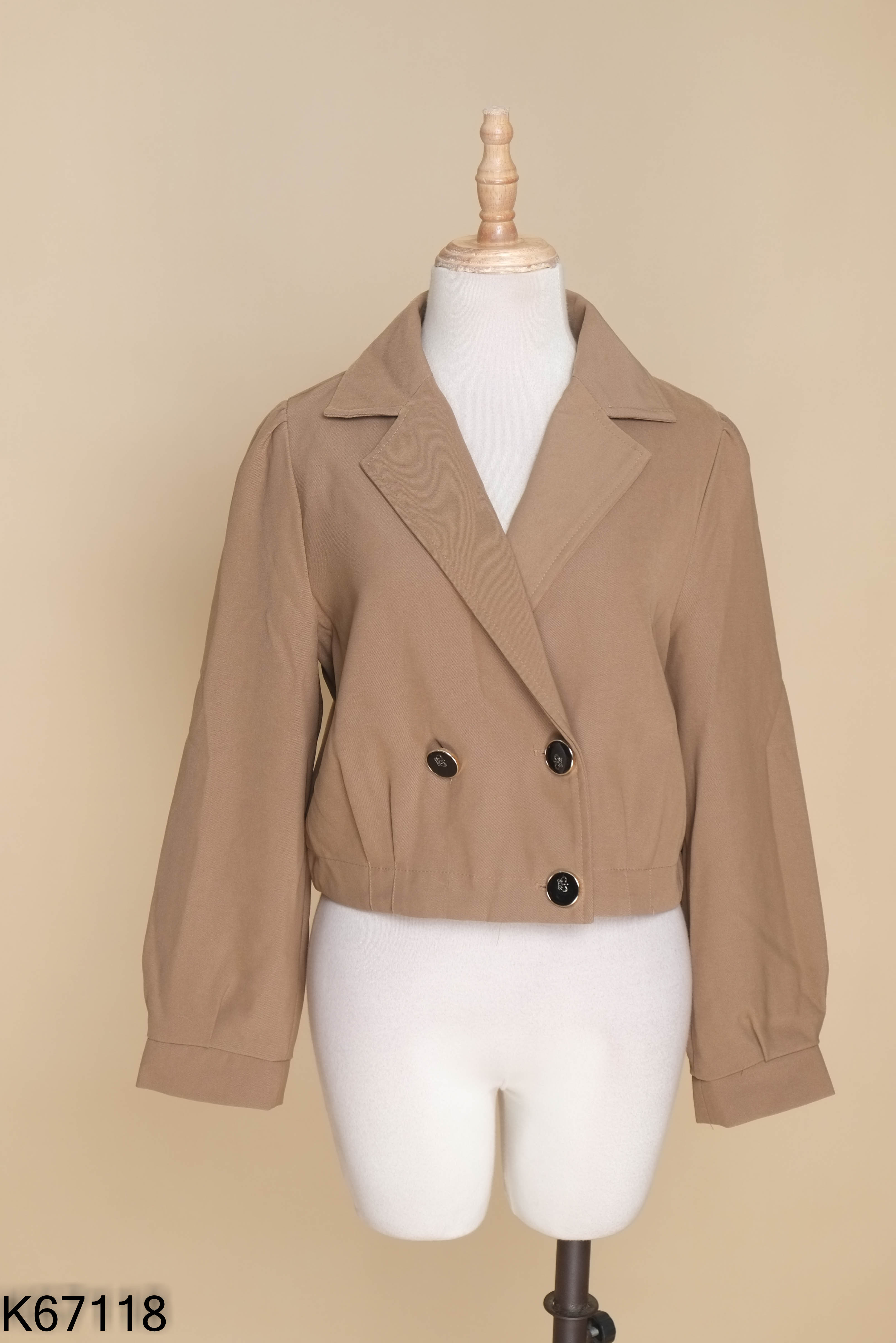 Áo blazer nâu phối cúc đen form ngắn