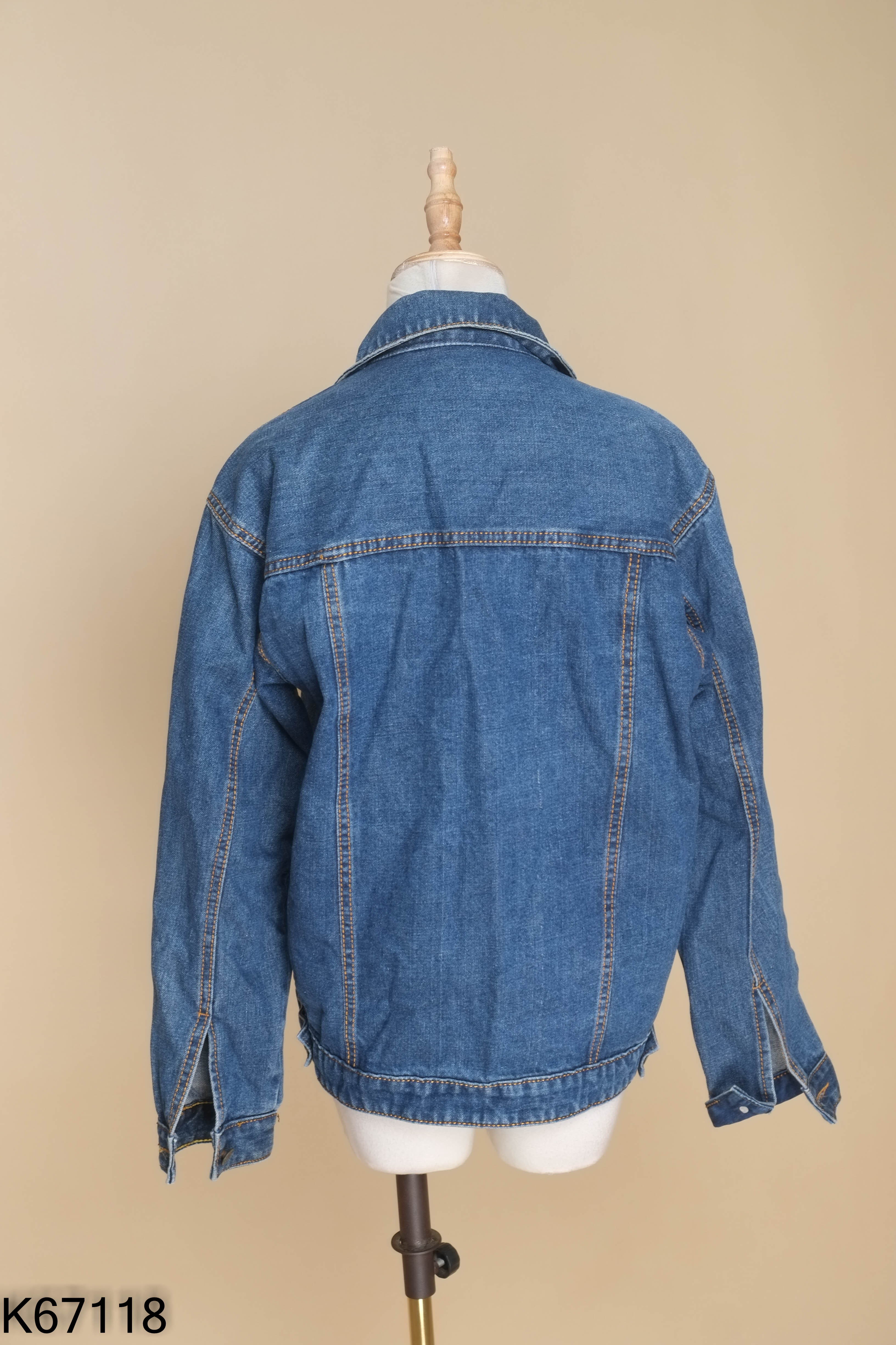 Áo khoác jeans xanh đậm phối túi
