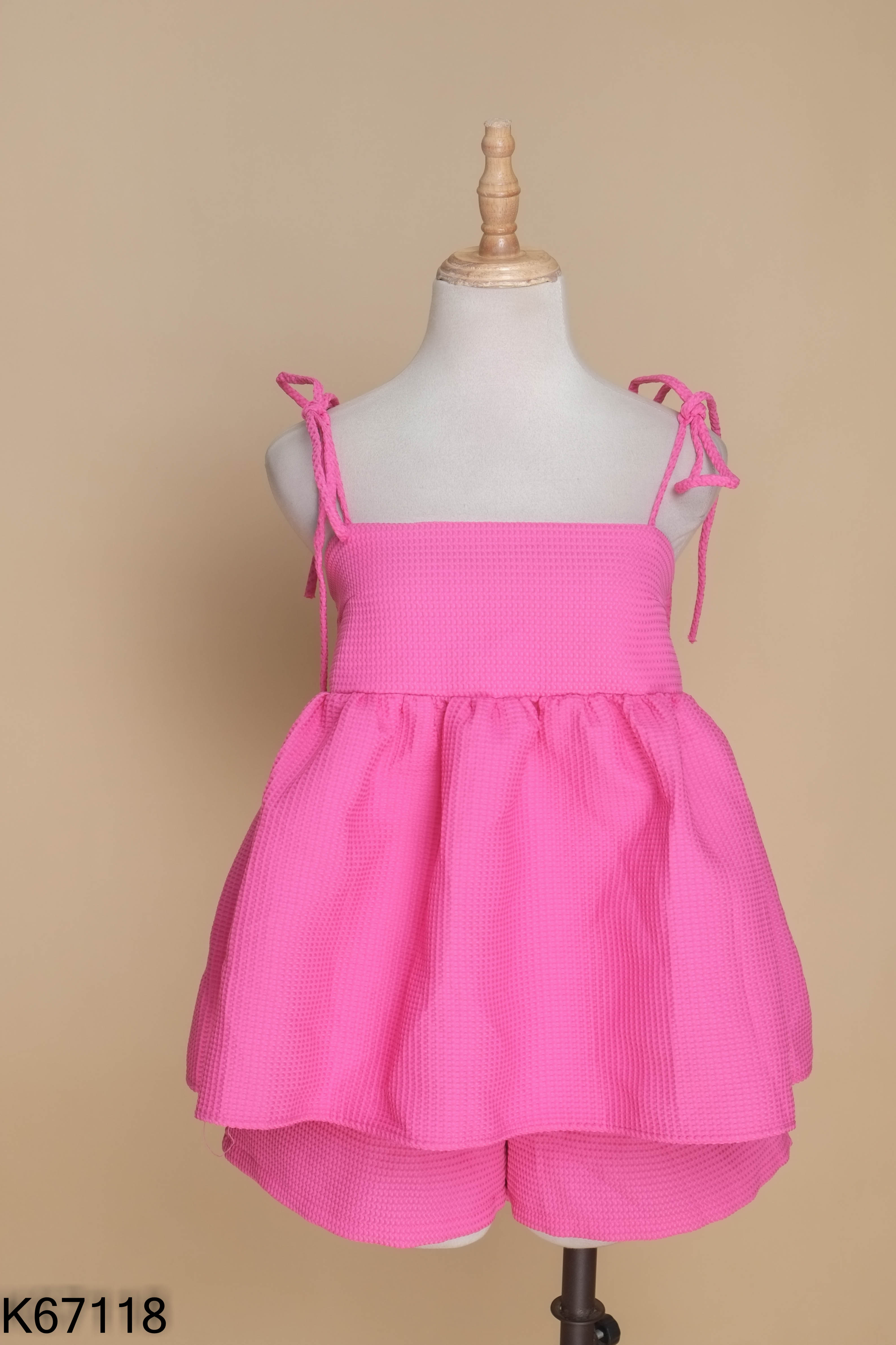 Set Áo babydoll hai dây hồng + Quần short