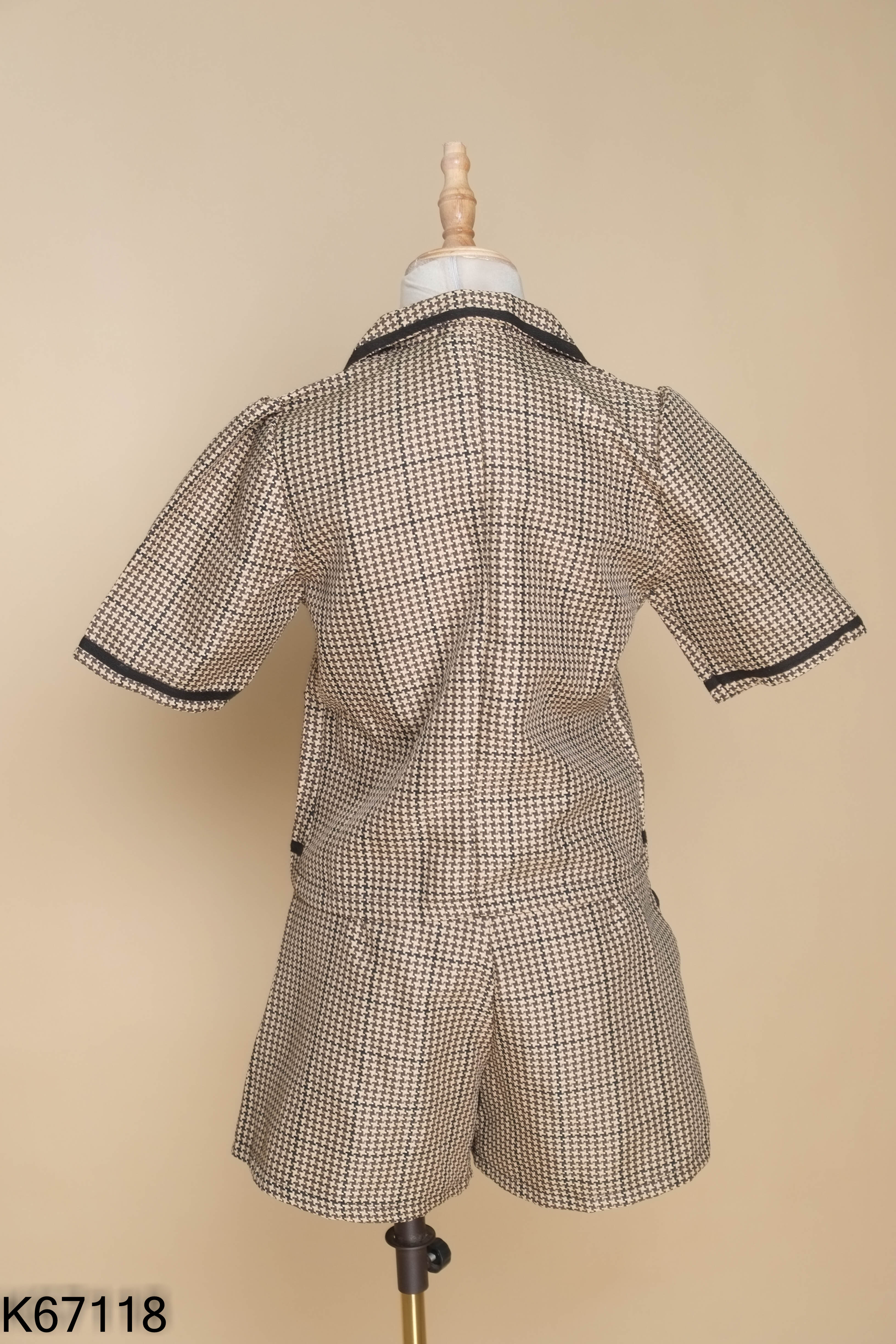 Set Áo be mix đen cổ vest + Quần short
