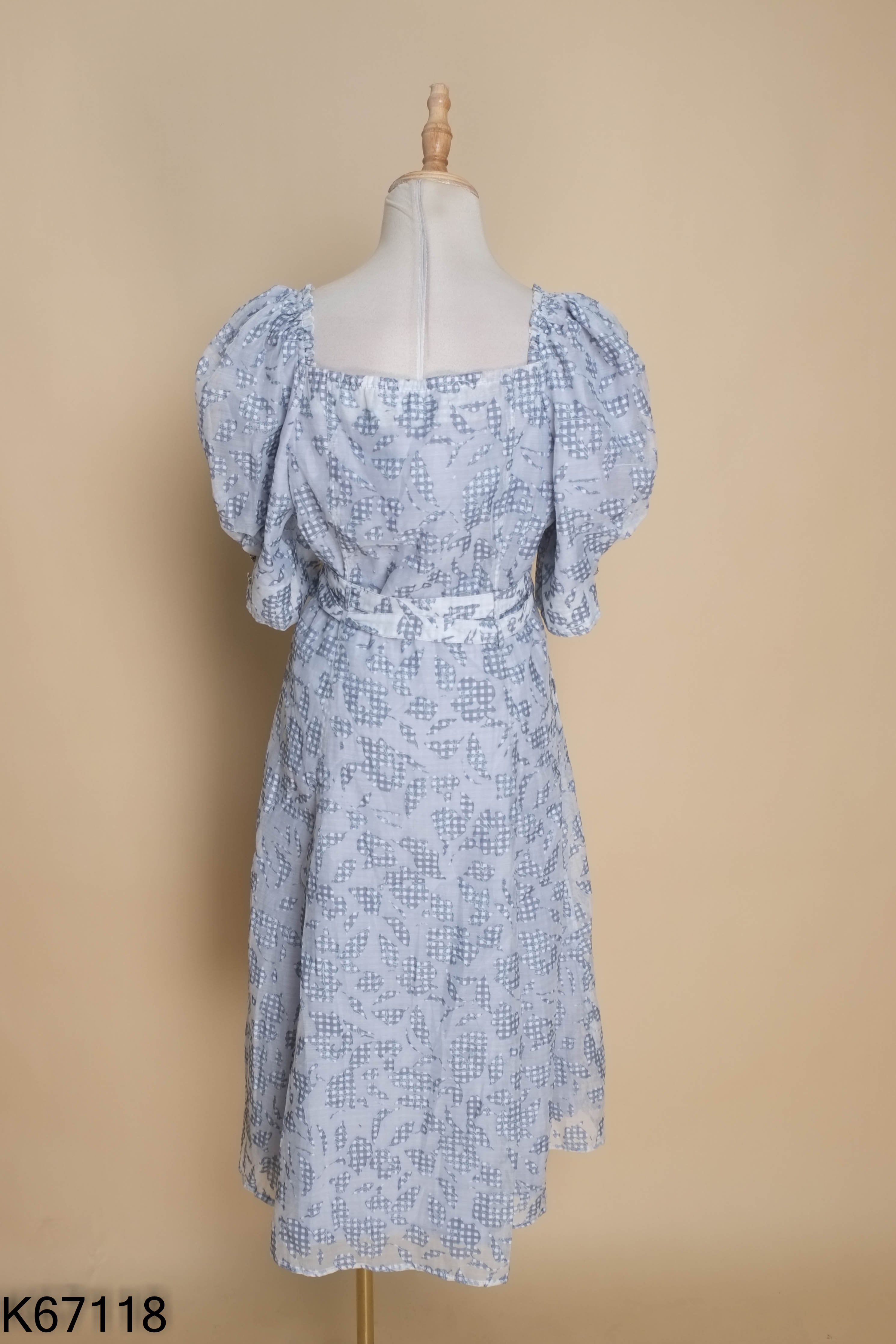 Váy xanh ONLY cổ vuông phối dây eo