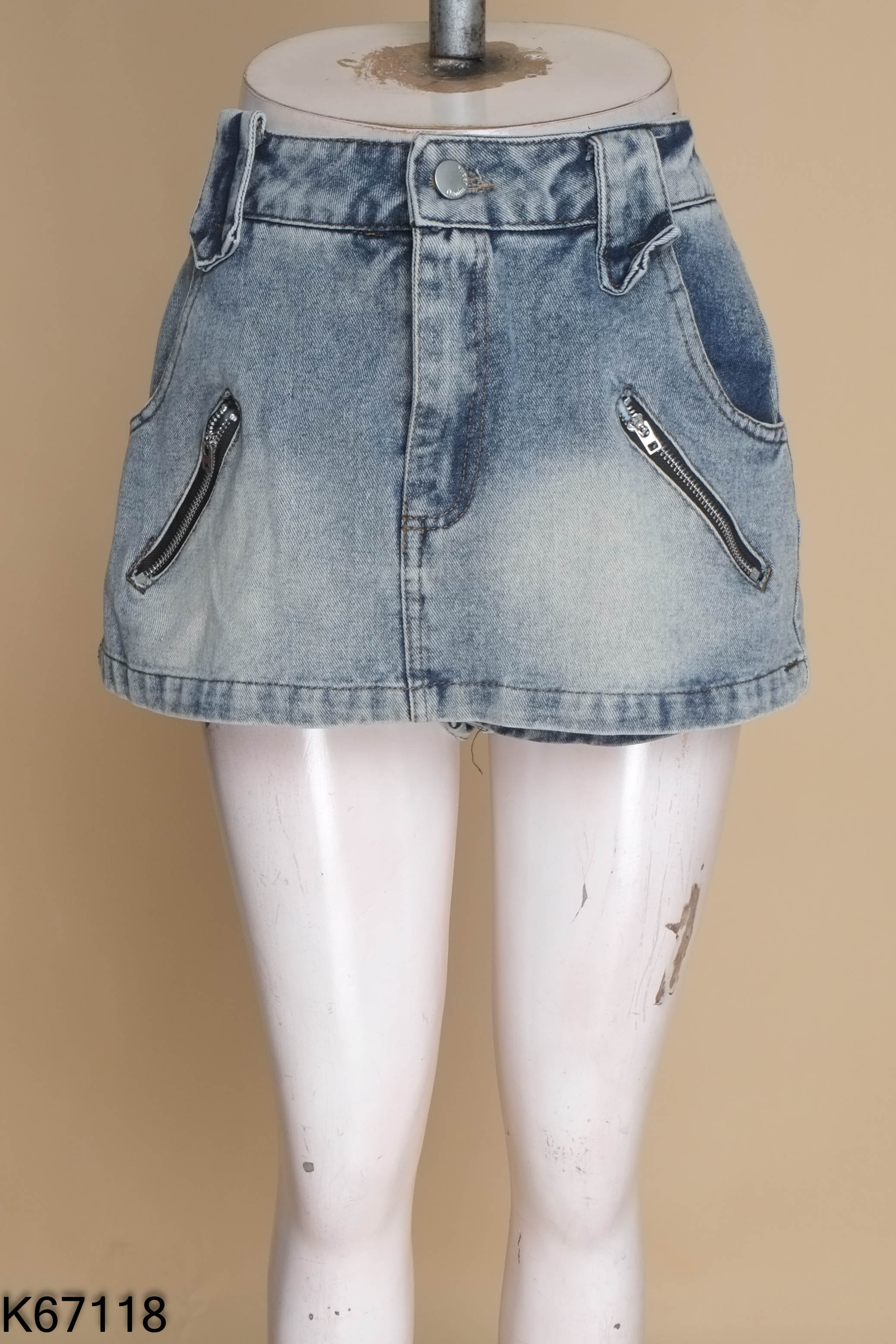 Chân váy jeans xanh phối khóa chéo