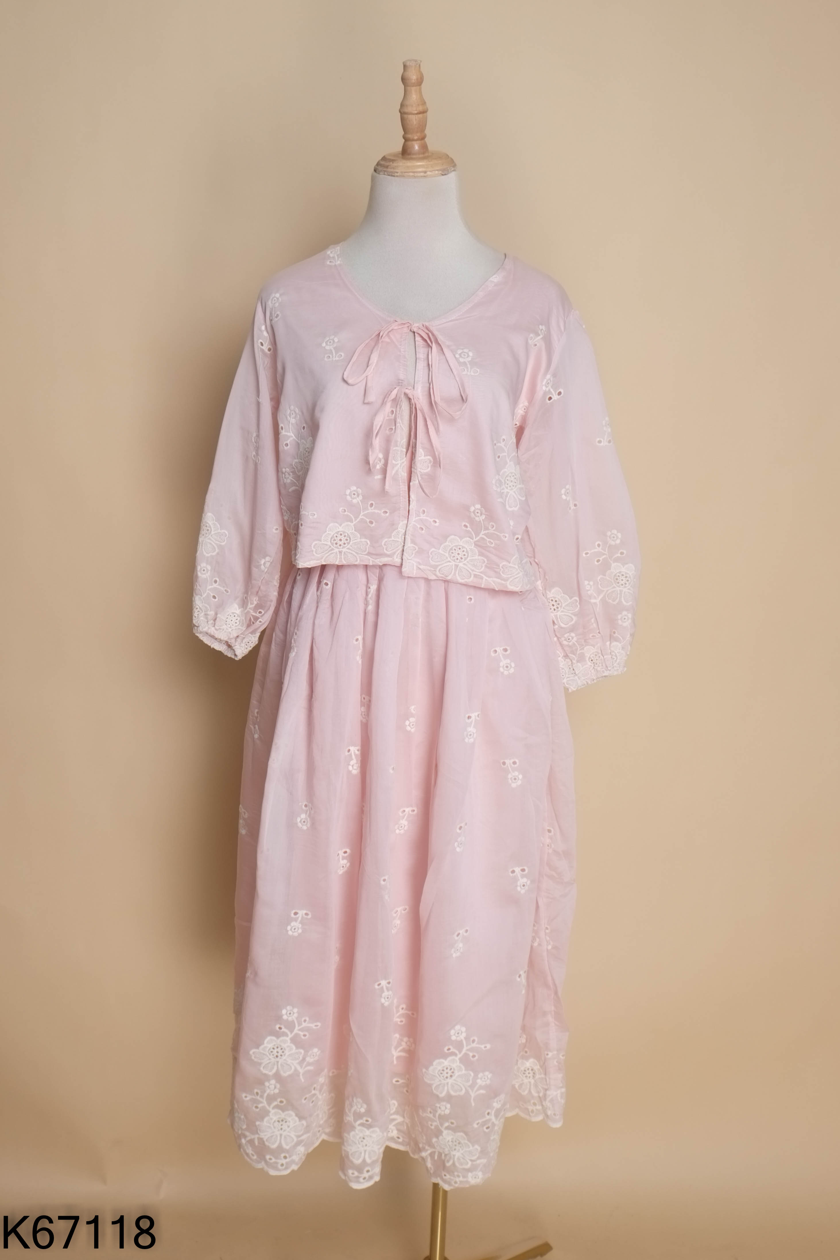 Set bộ hồng thêu hoa+váy UNIQUE STYLE