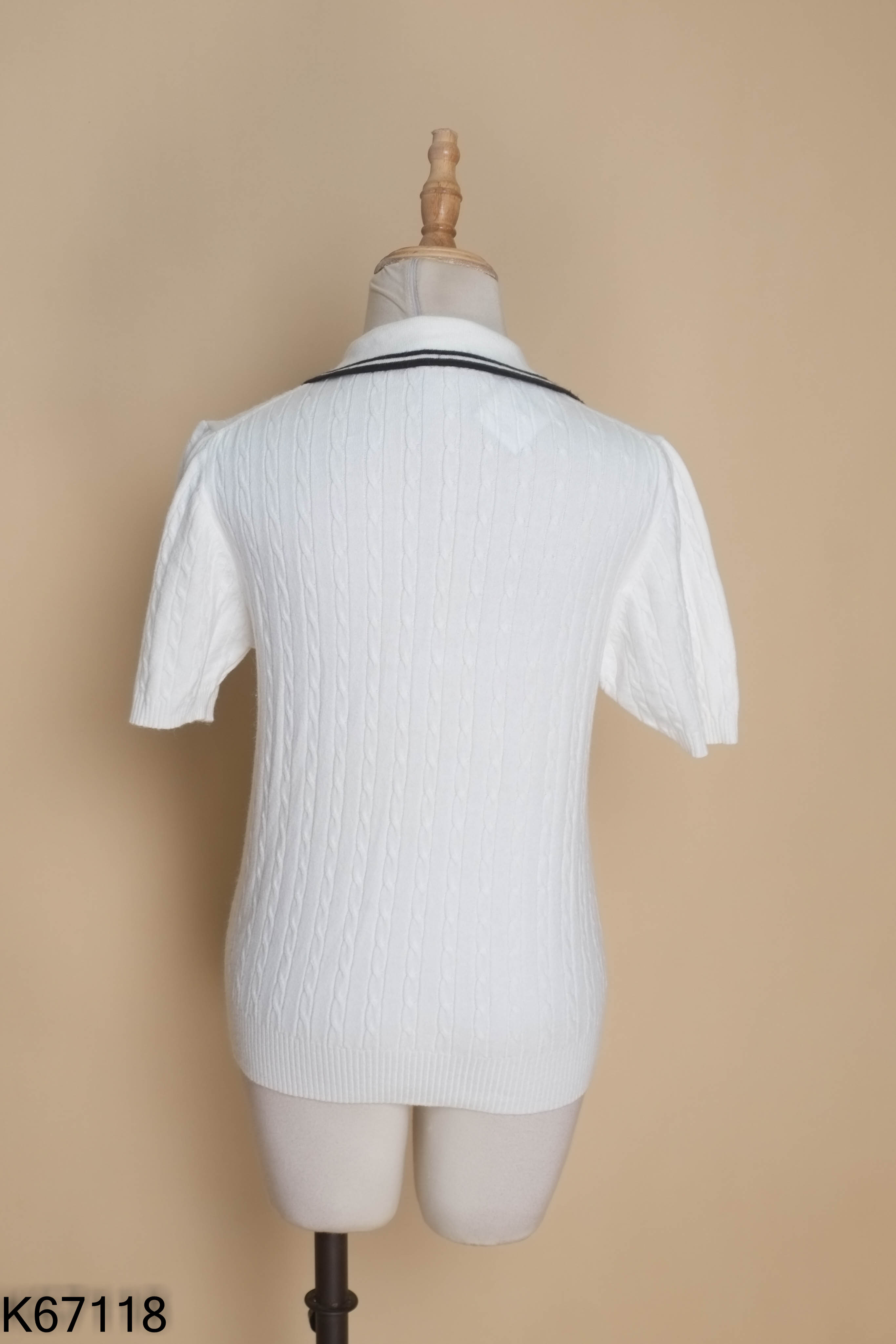 Áo len cổ polo hình cá sấu