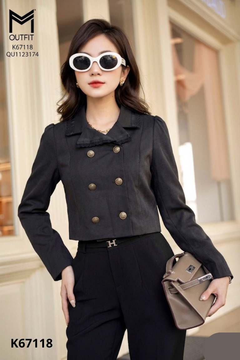Áo đen cổ vest cúc đồng