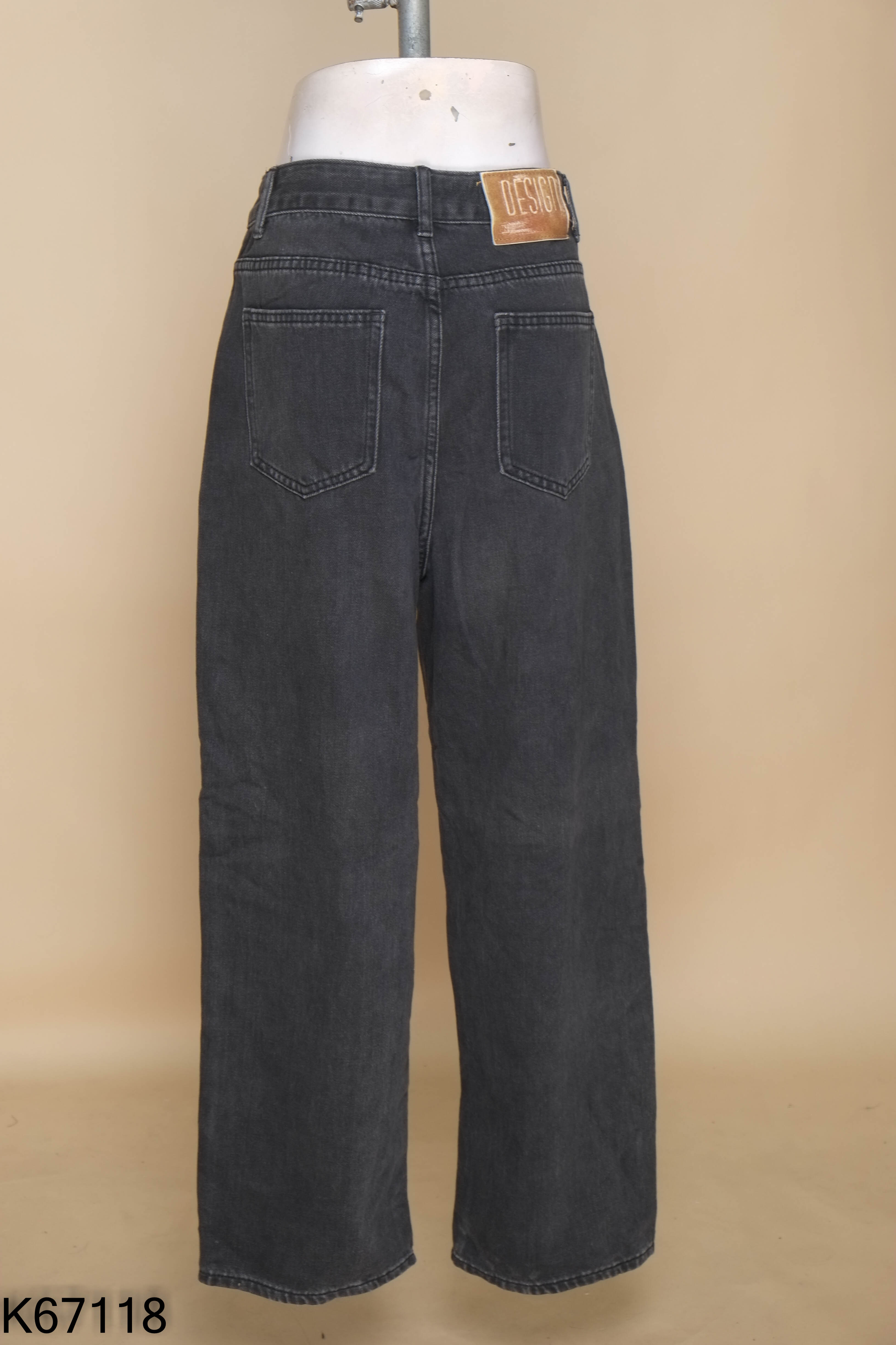 Quần jeans đen suông INL