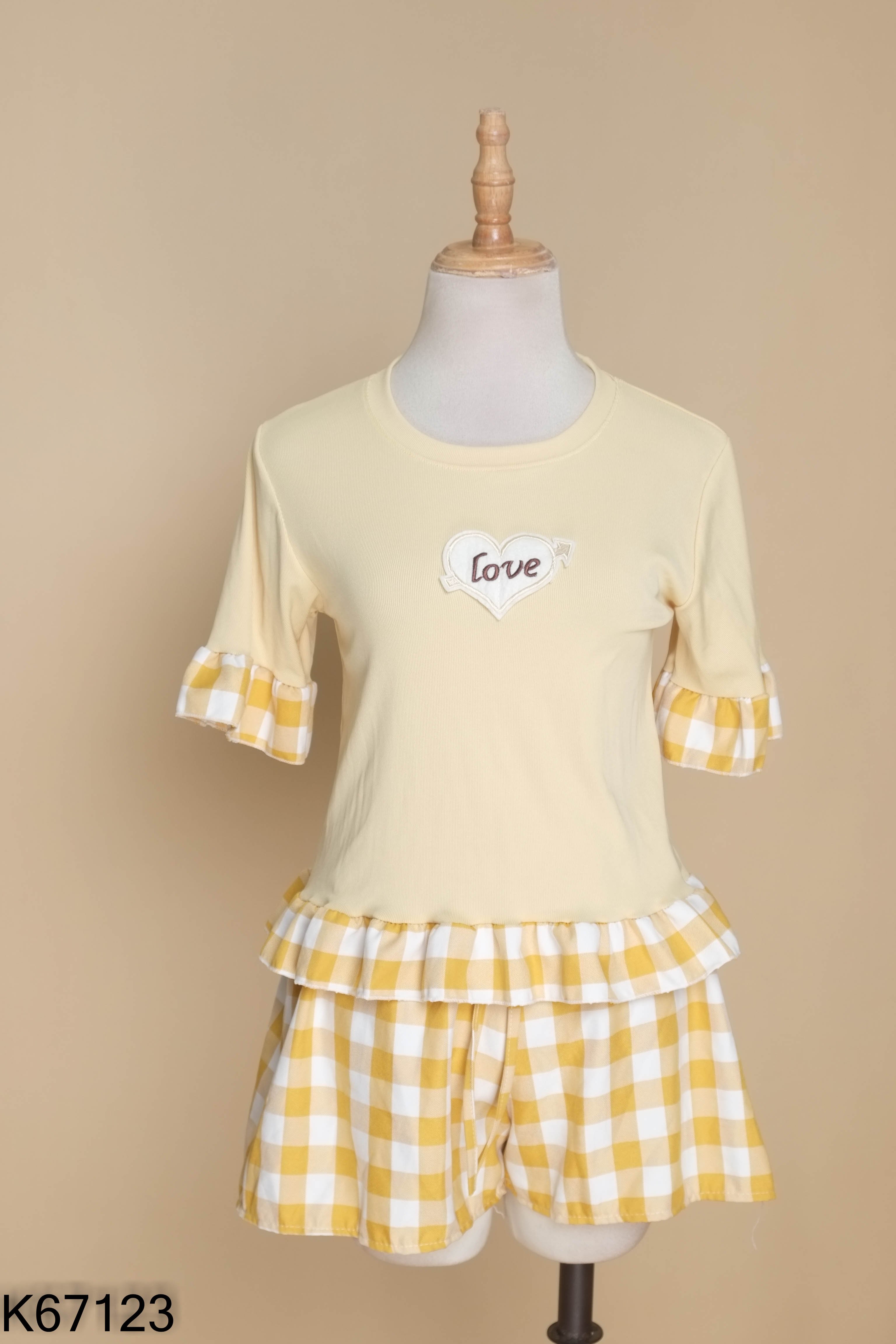 Set Áo thun vàng phối đuôi + Quần short