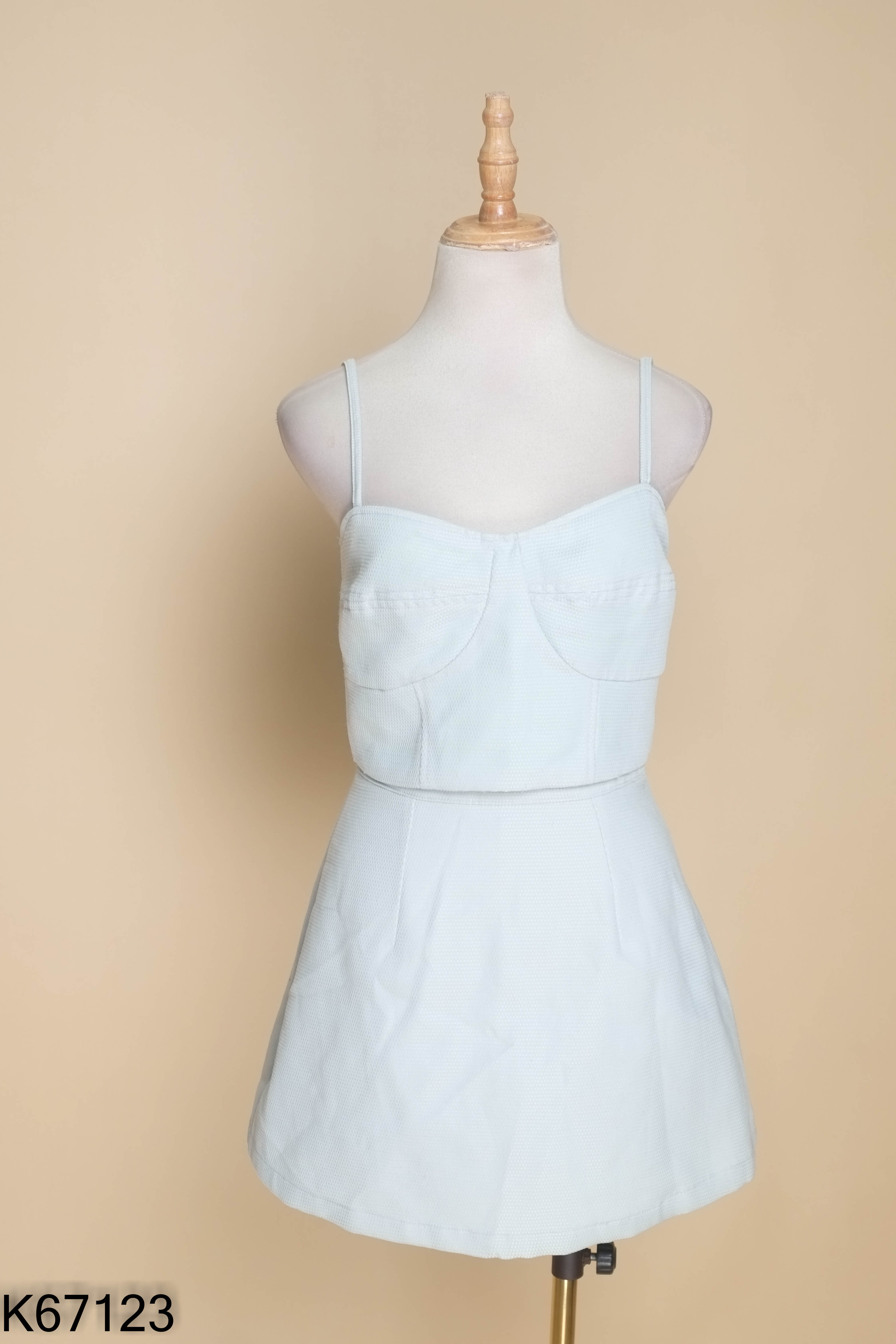 Set Áo croptop xanh hai dây + Chân váy