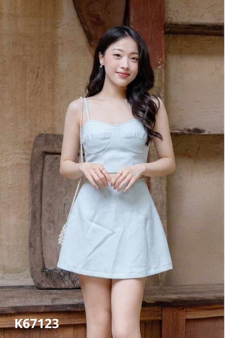 Set Áo croptop xanh hai dây + Chân váy