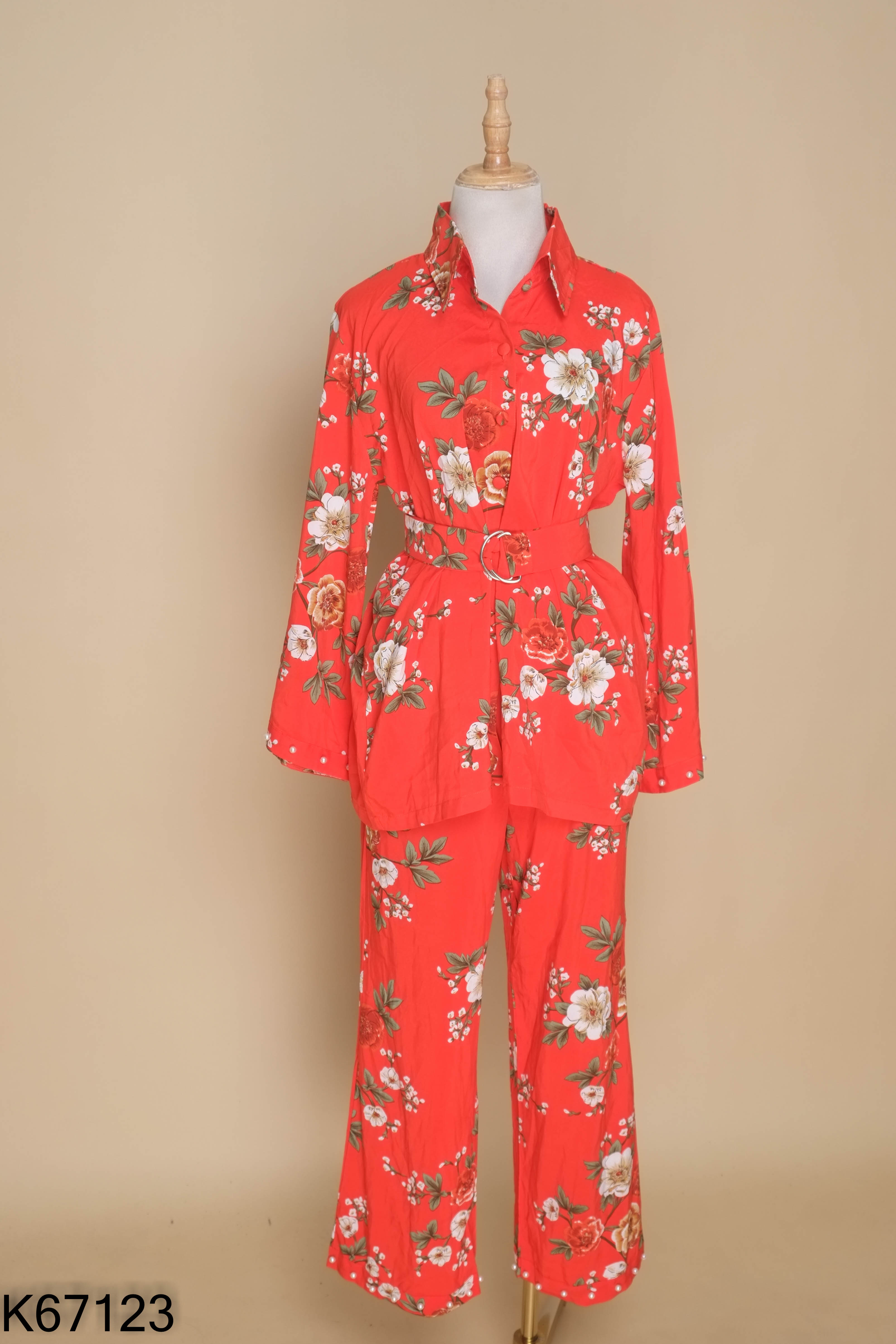 NEWTAG Set Áo đỏ LARCI họa tiết đính ngọc + Quần dài