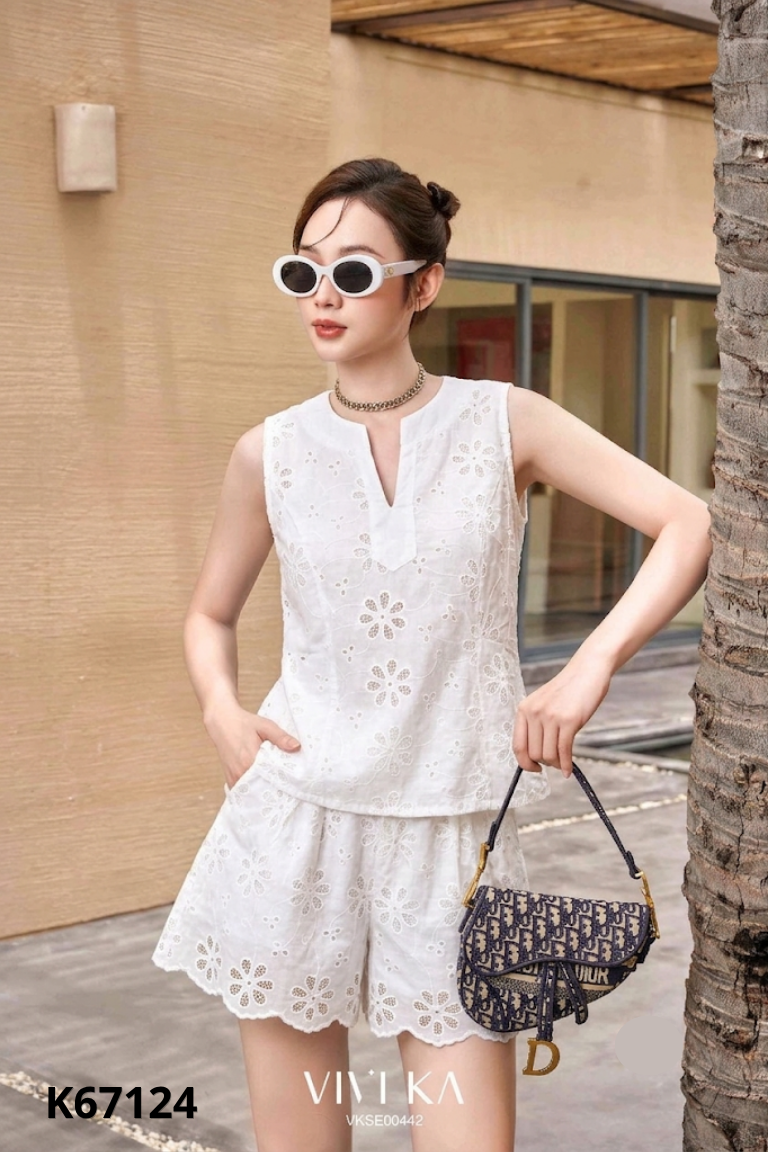 Set Áo trắng thêu hoa + quần shorts