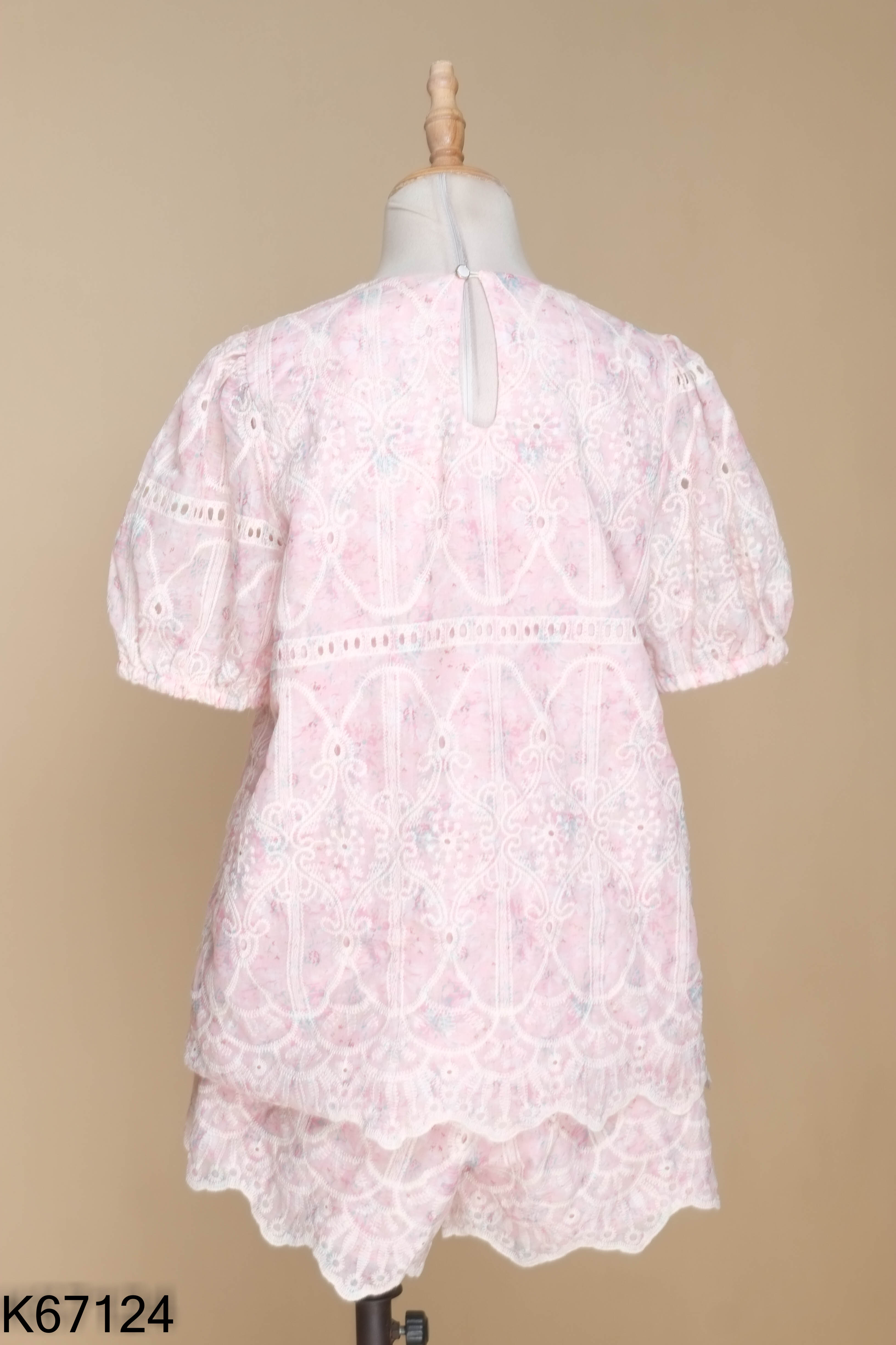 Set Áo hồng hoa thêu họa tiết + quần shorts