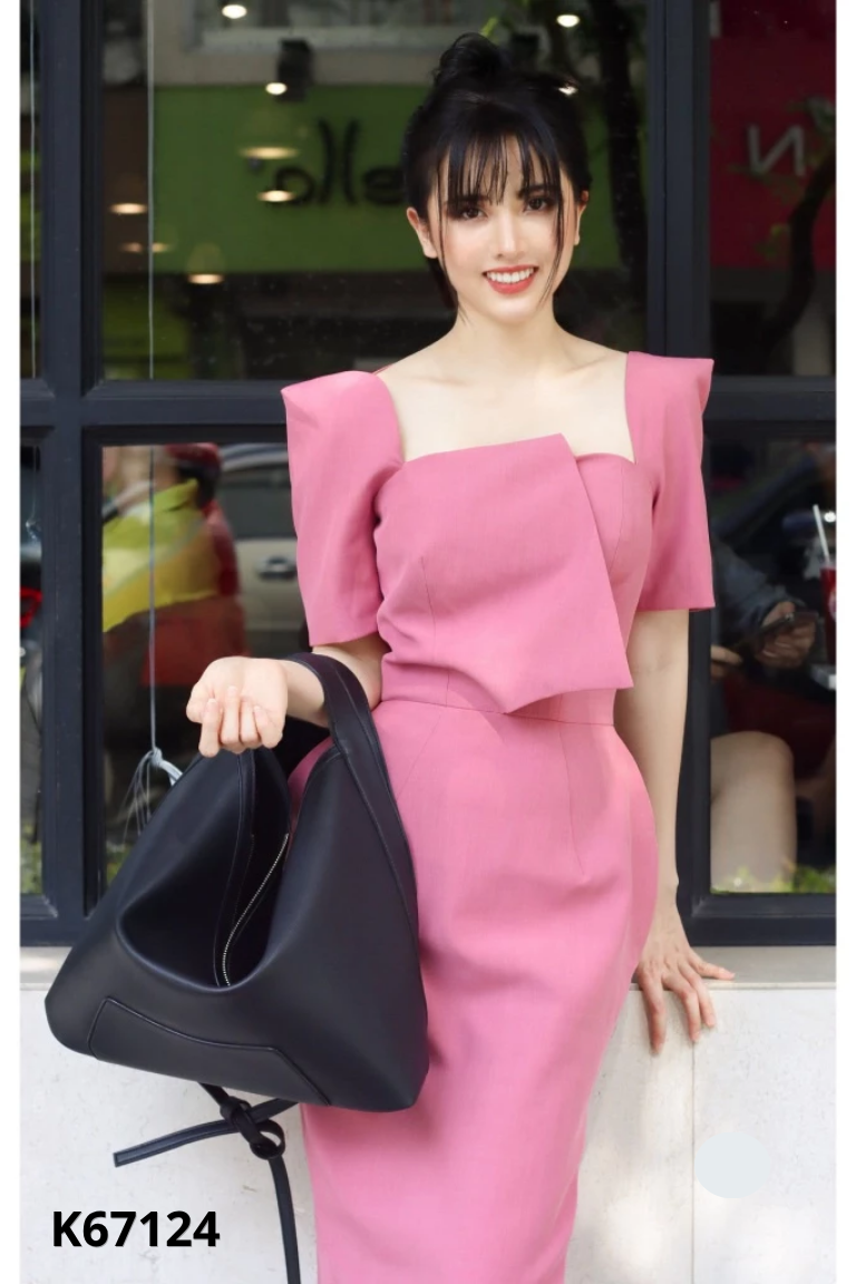 NEWTAG Váy hồng cổ vuông