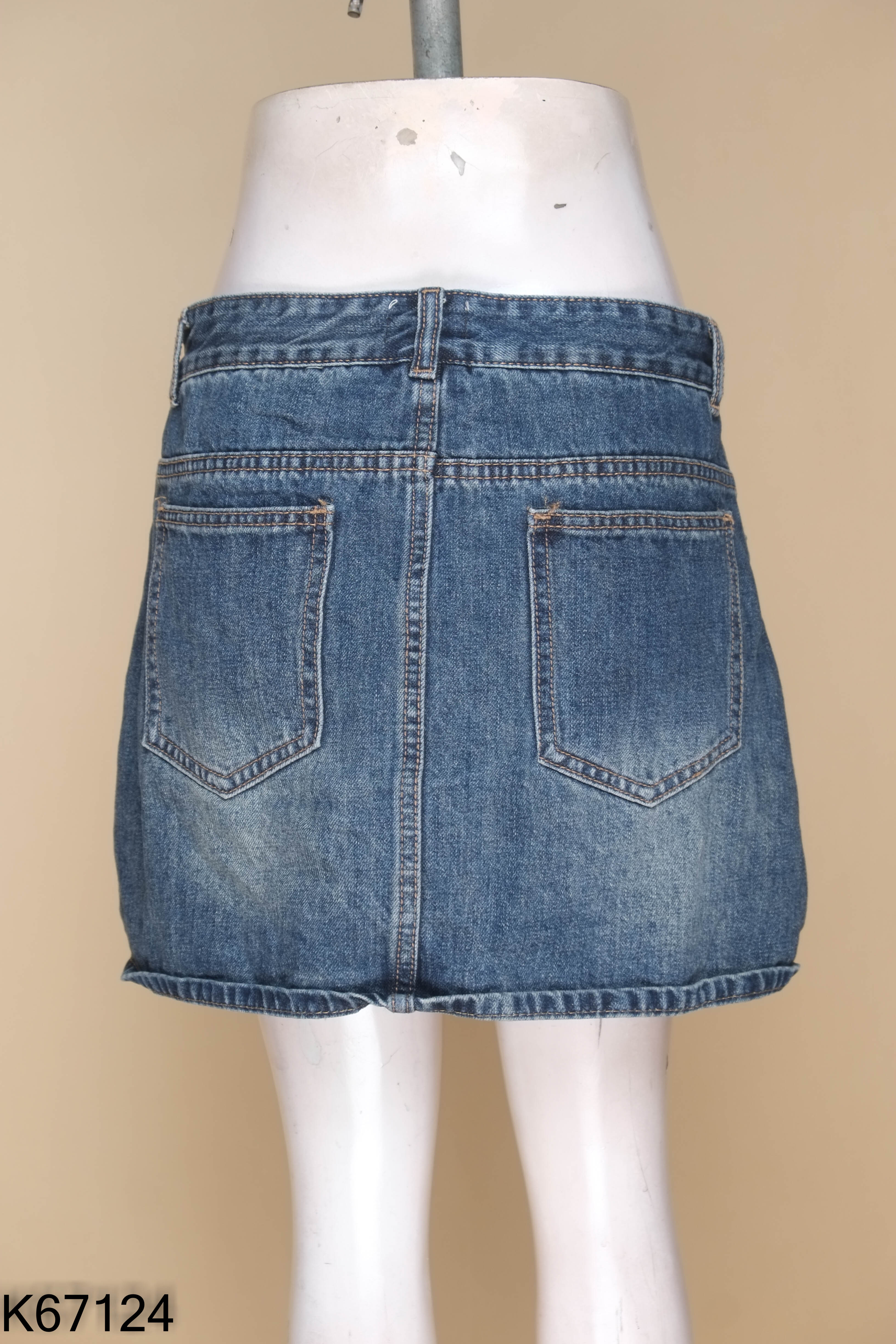 Chân váy jeans xanh đính đá
