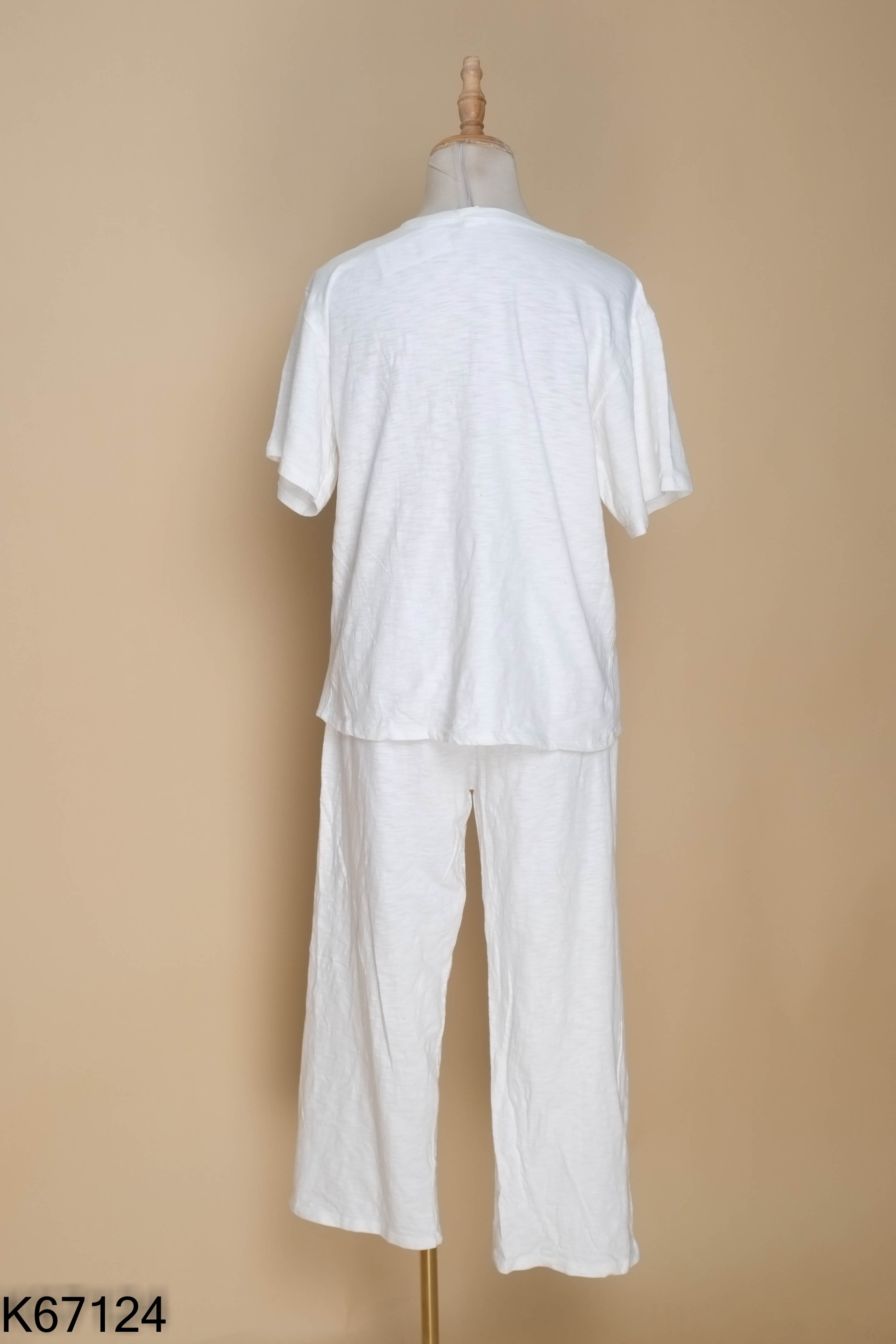 Set Áo trắng in chữ đen + quần dài