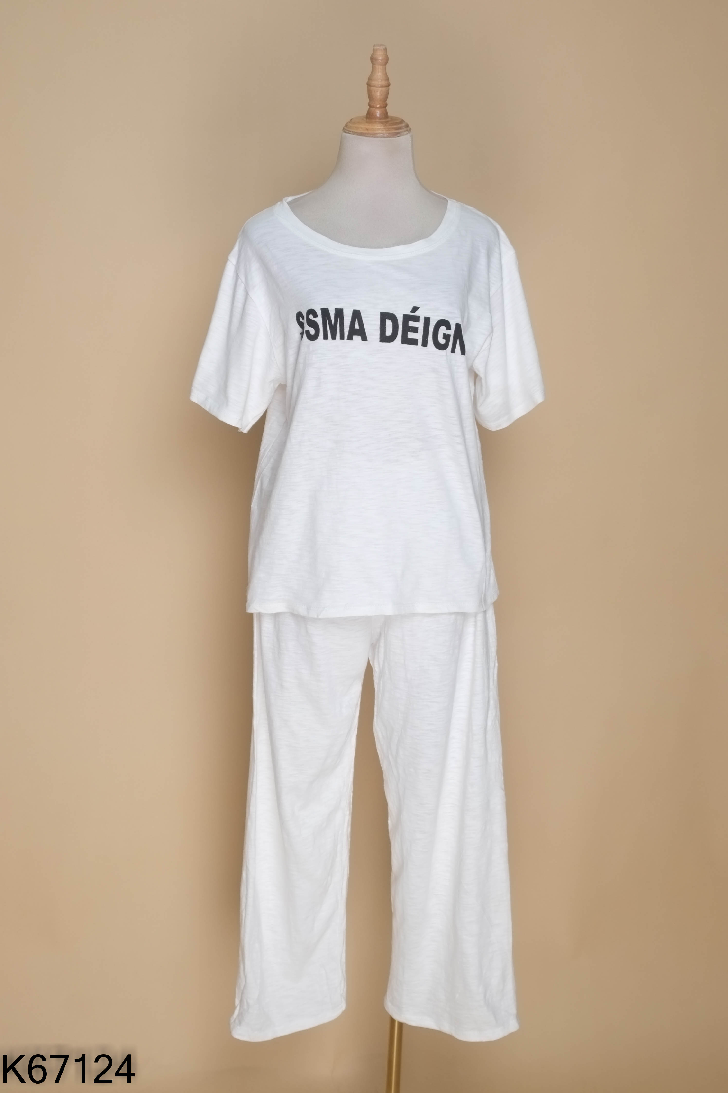 Set Áo trắng in chữ đen + quần dài