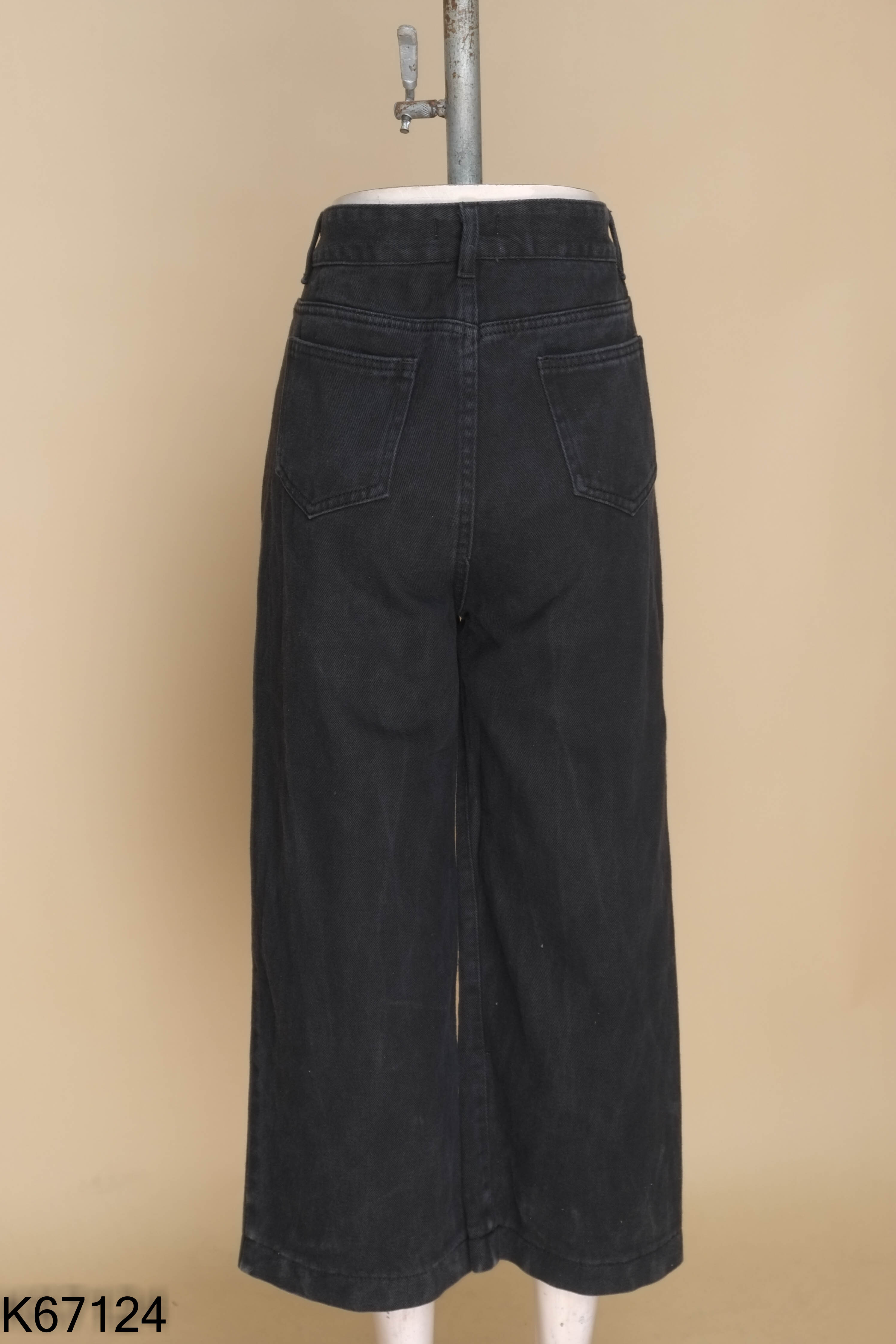 Quần jeans đen trơn