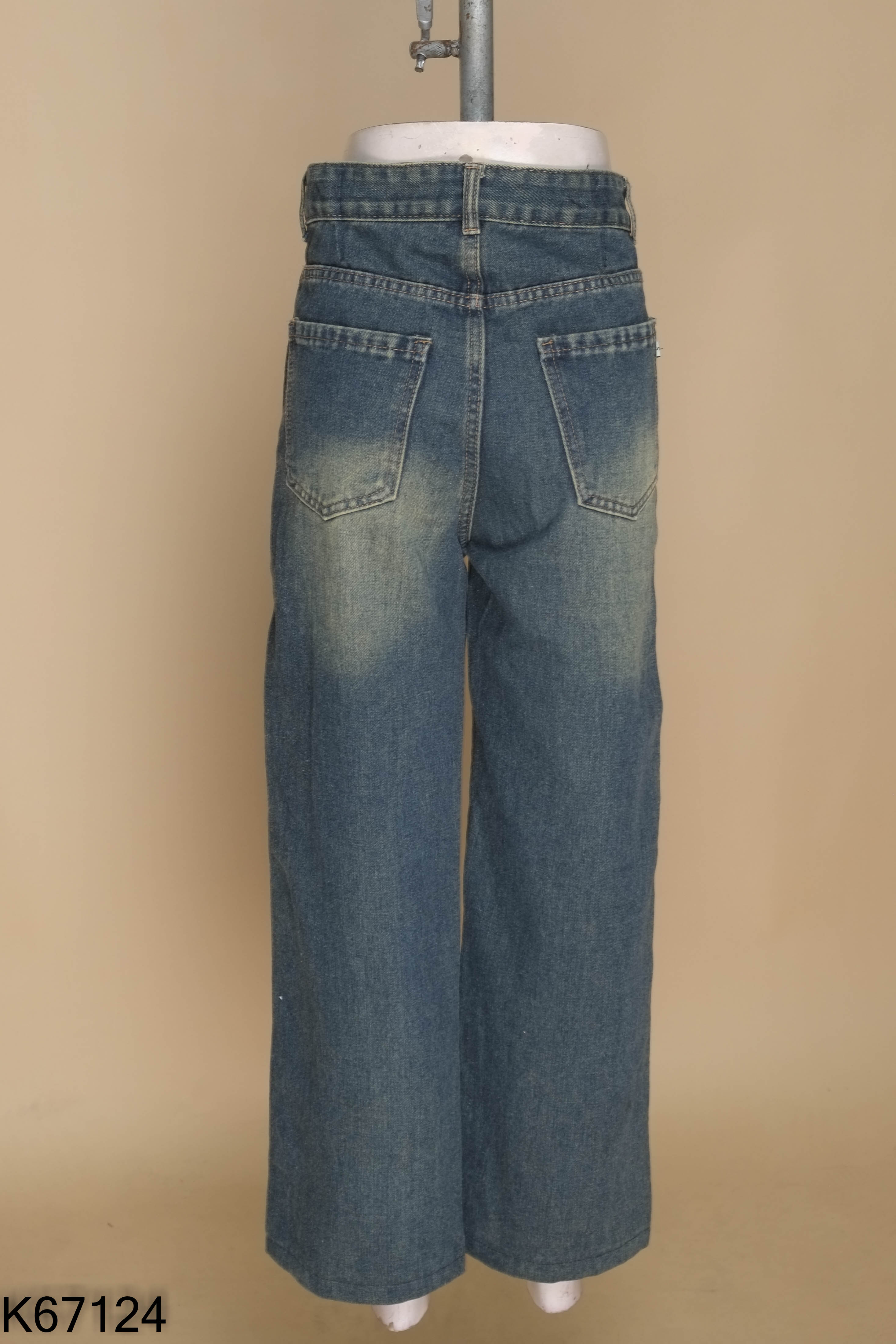 Quần jeans xanh bạc