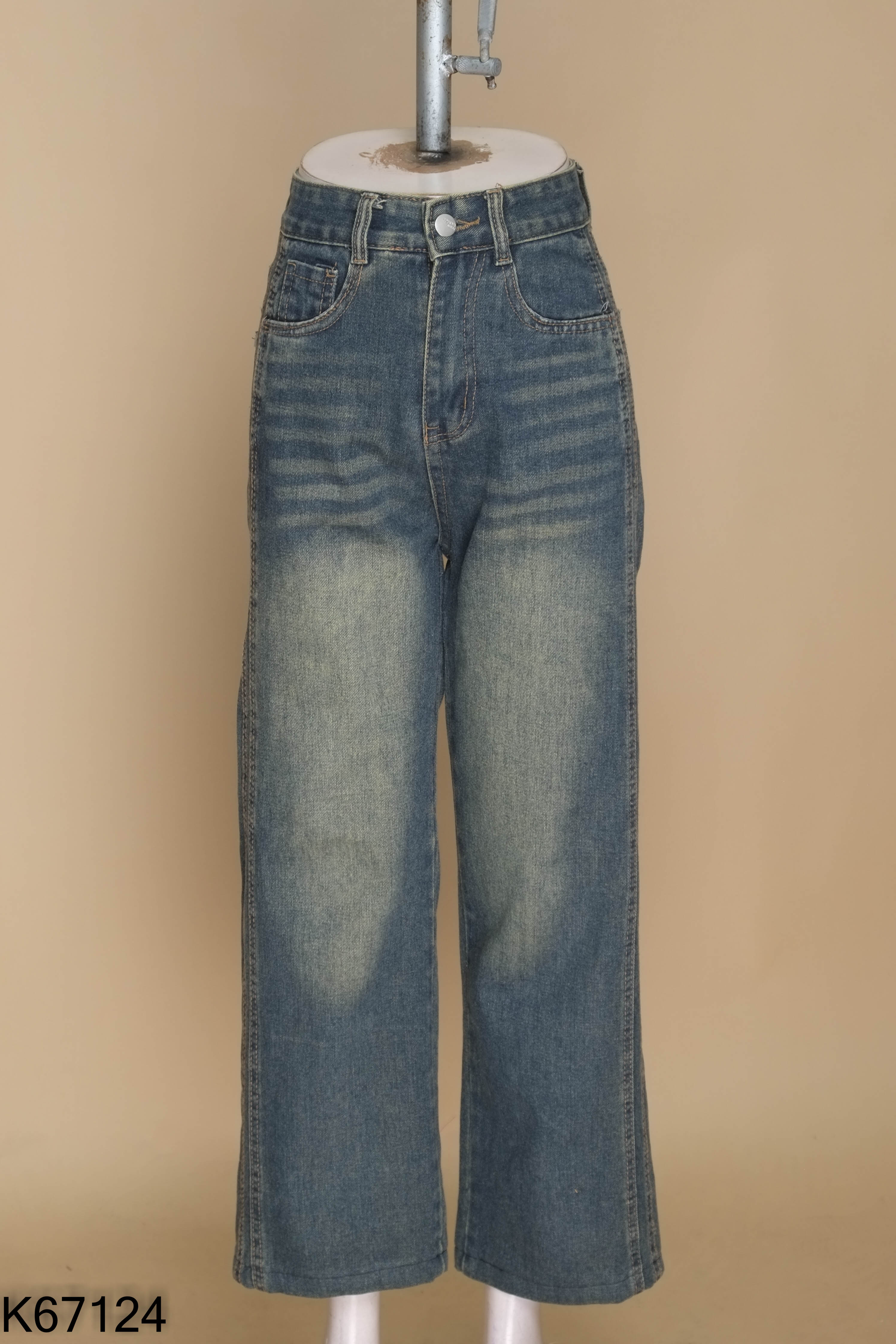 Quần jeans xanh bạc