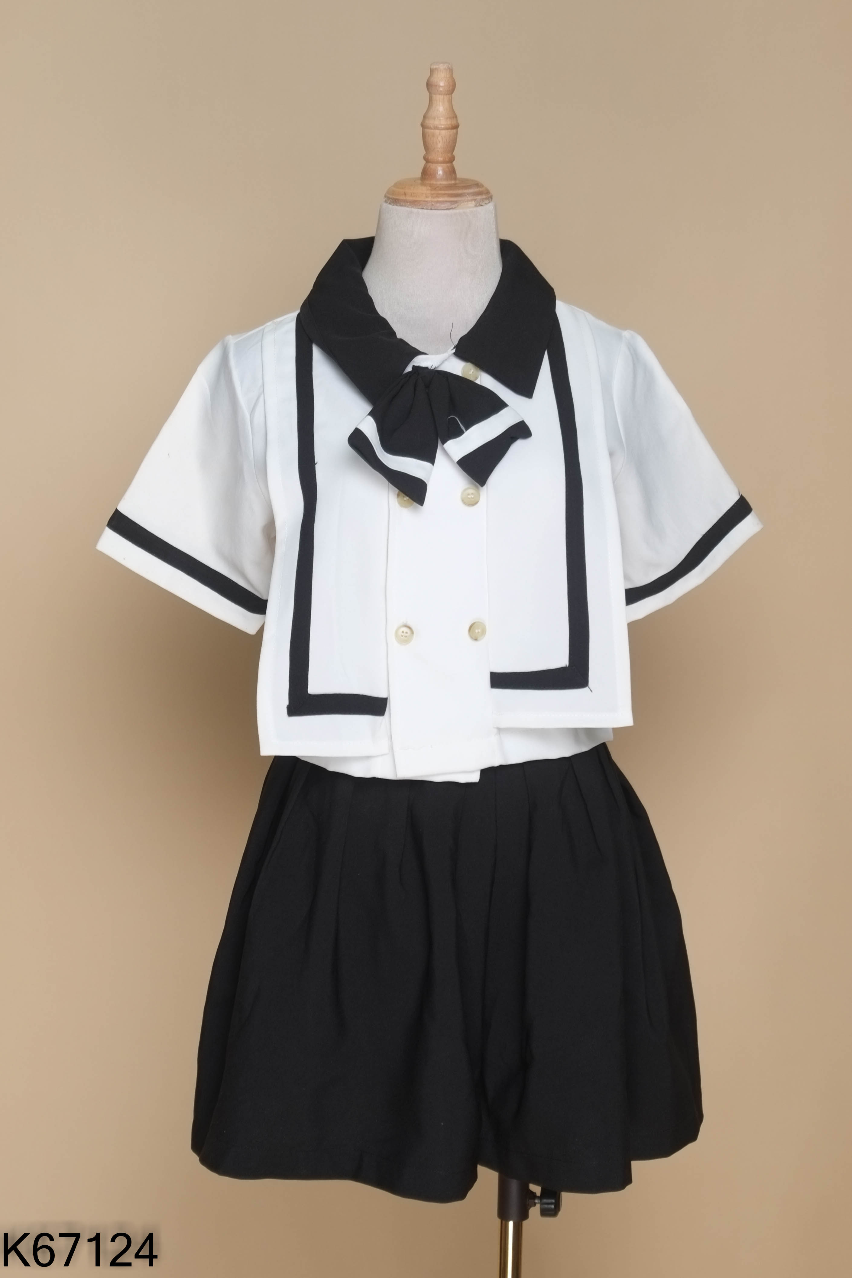Set Áo trắng cổ đen phối nơ + quần shorts