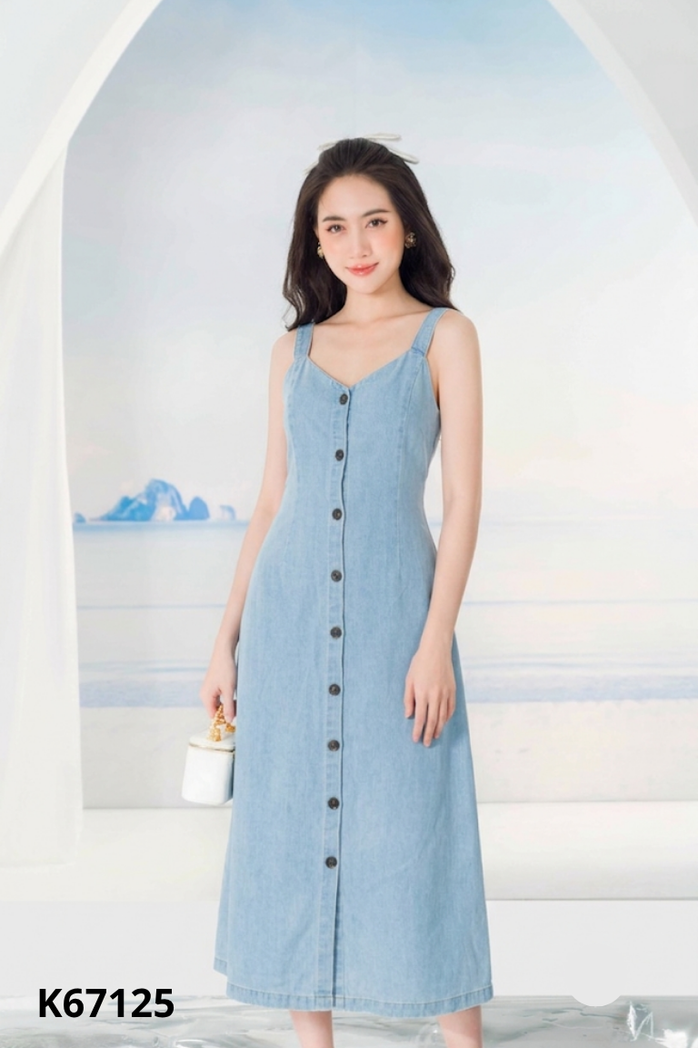 Váy jeans xanh hai dây phối cúc