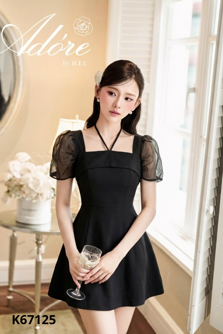 Váy đen 3CE sát nách phối voan vai