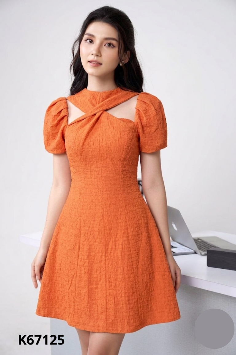 Váy BBSTORE'S cam nhăn