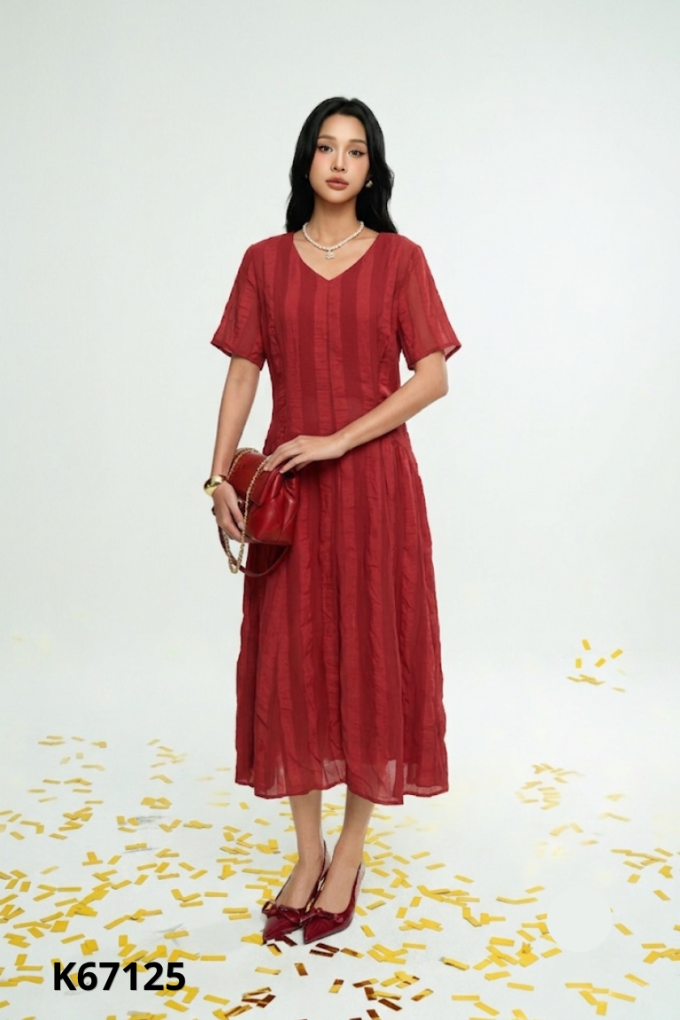 Váy đỏ loang cổ V